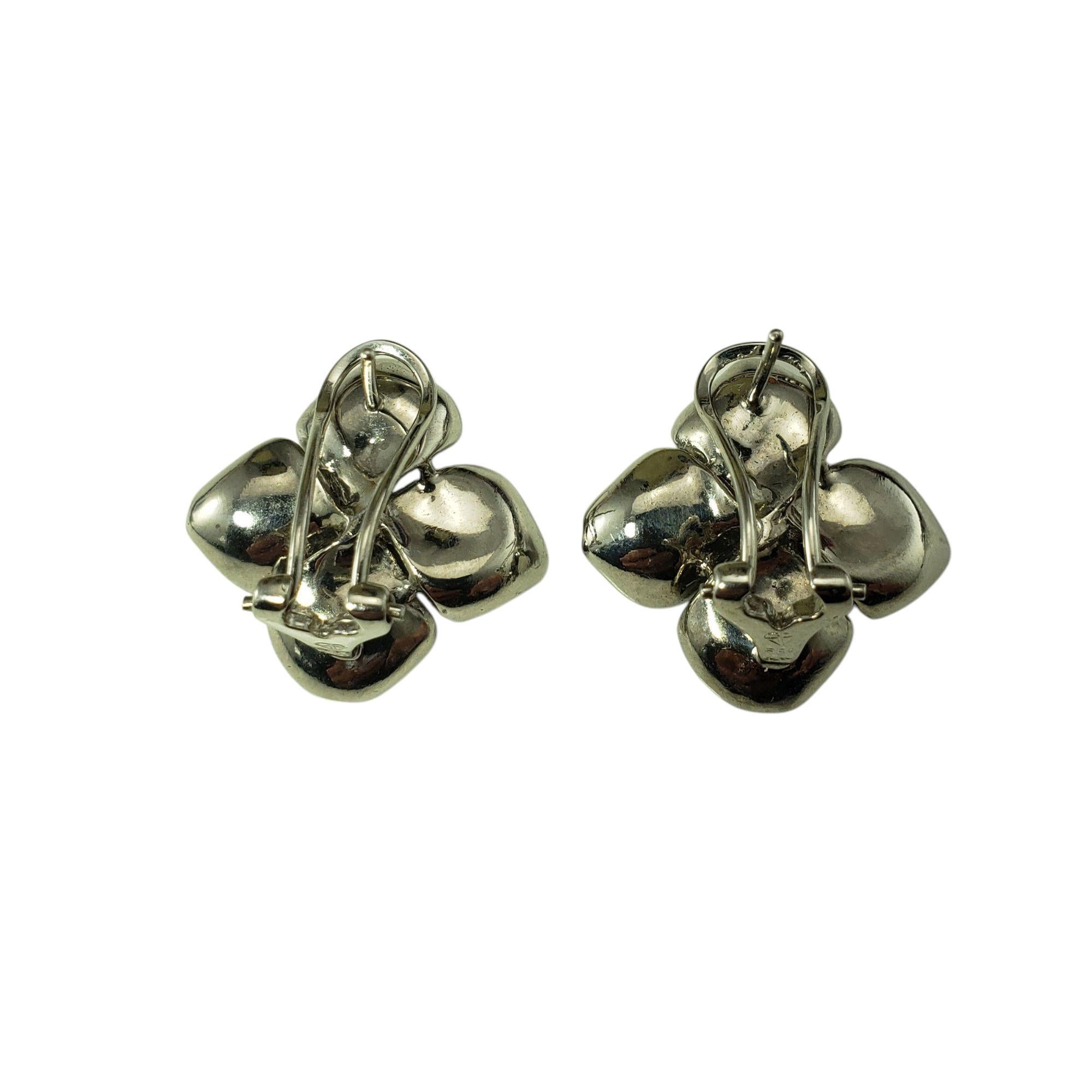 14 Karat White Gold Diamond Dogwood Flower Earrings #21383 In Good Condition For Sale In Washington Depot, CT