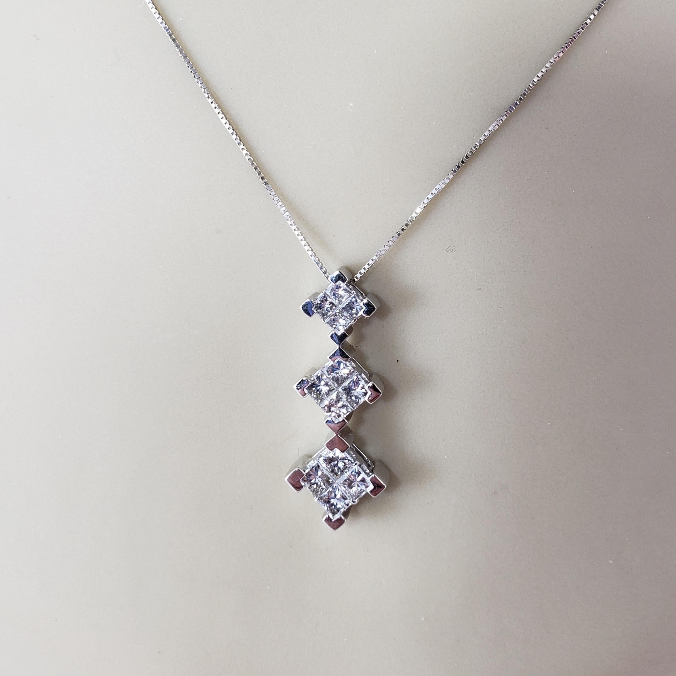 14 Karat White Gold Diamond Drop Pendant Necklace For Sale 1