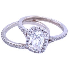 14 Karat White Gold Diamond Engagement Ring and Wedding Band Set