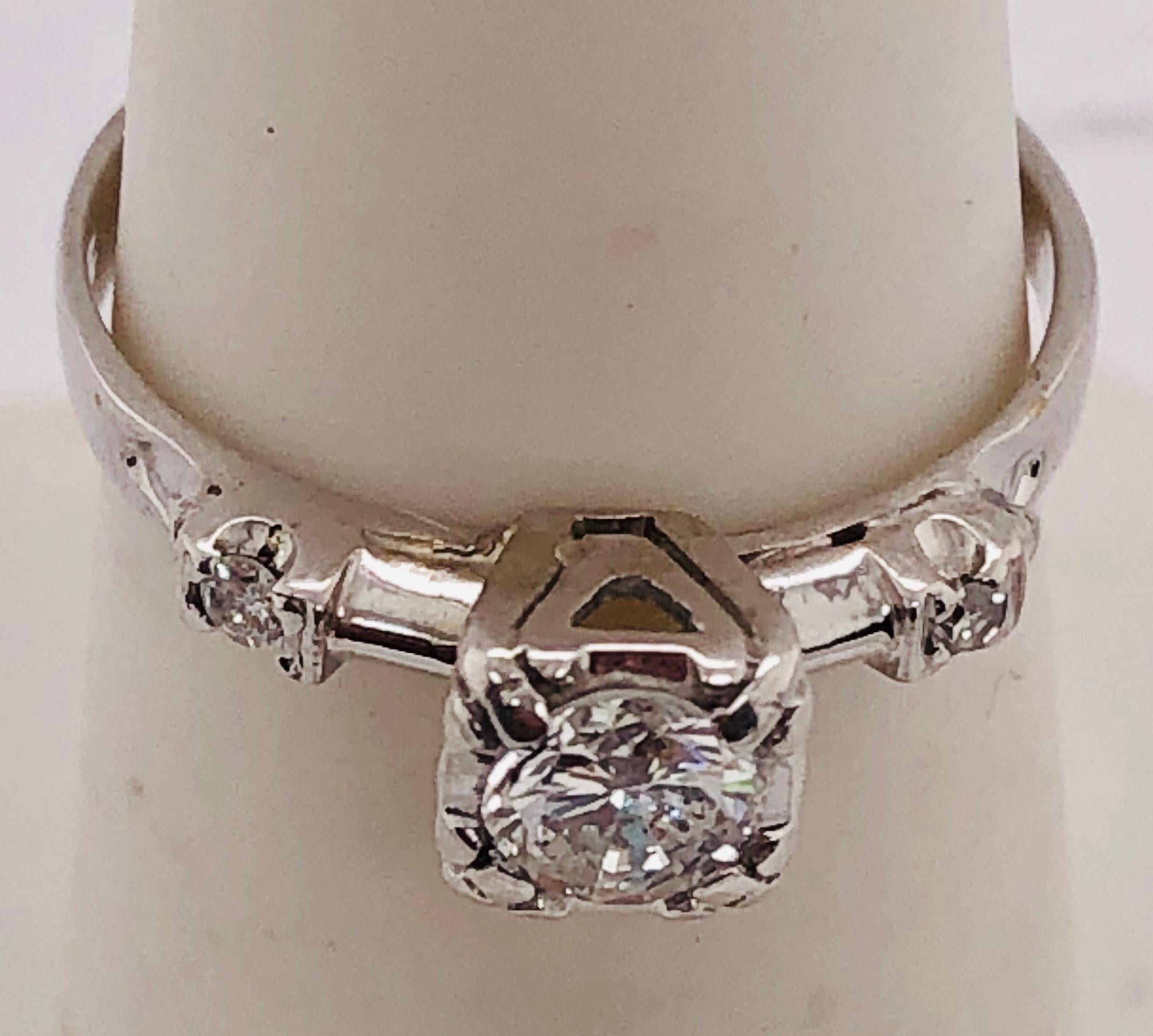 Modern 14 Karat White Gold Diamond Engagement Ring Bridal / Wedding For Sale