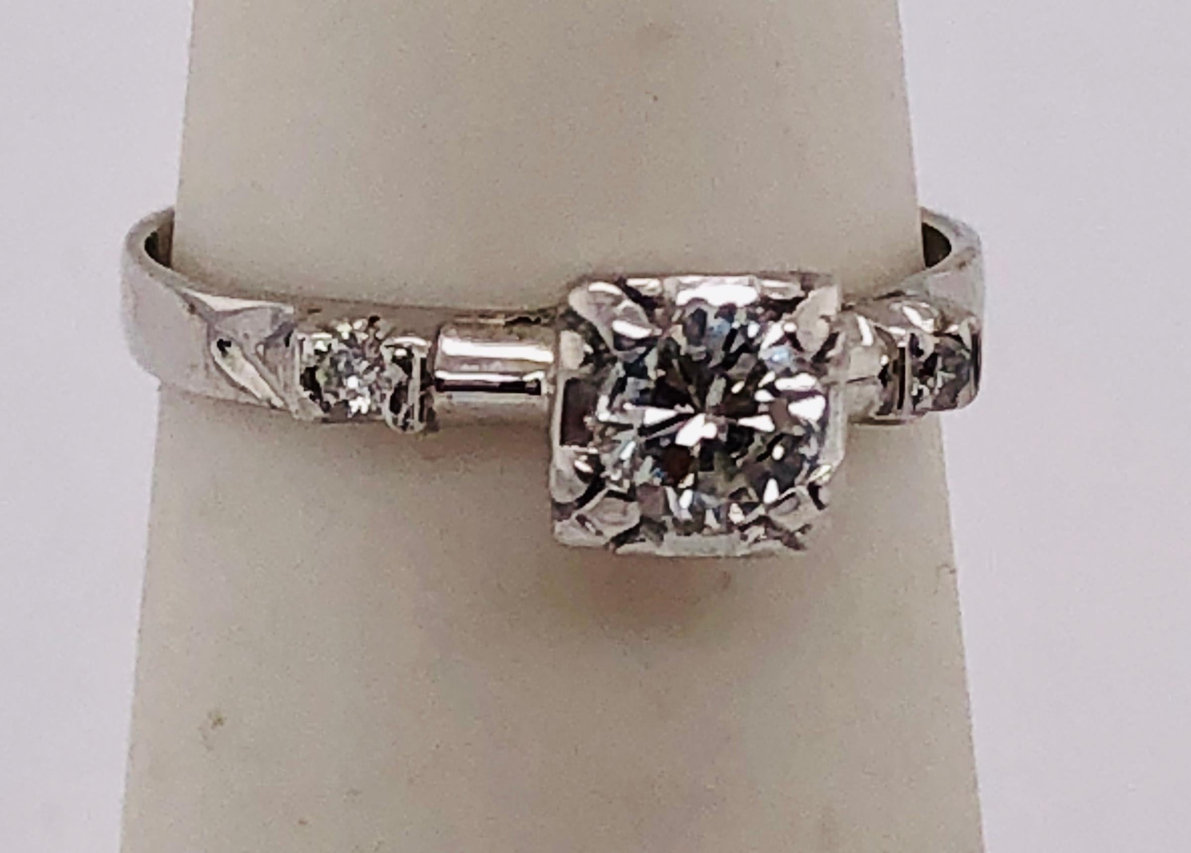 14 Karat White Gold Diamond Engagement Ring Bridal / Wedding In Good Condition For Sale In Stamford, CT