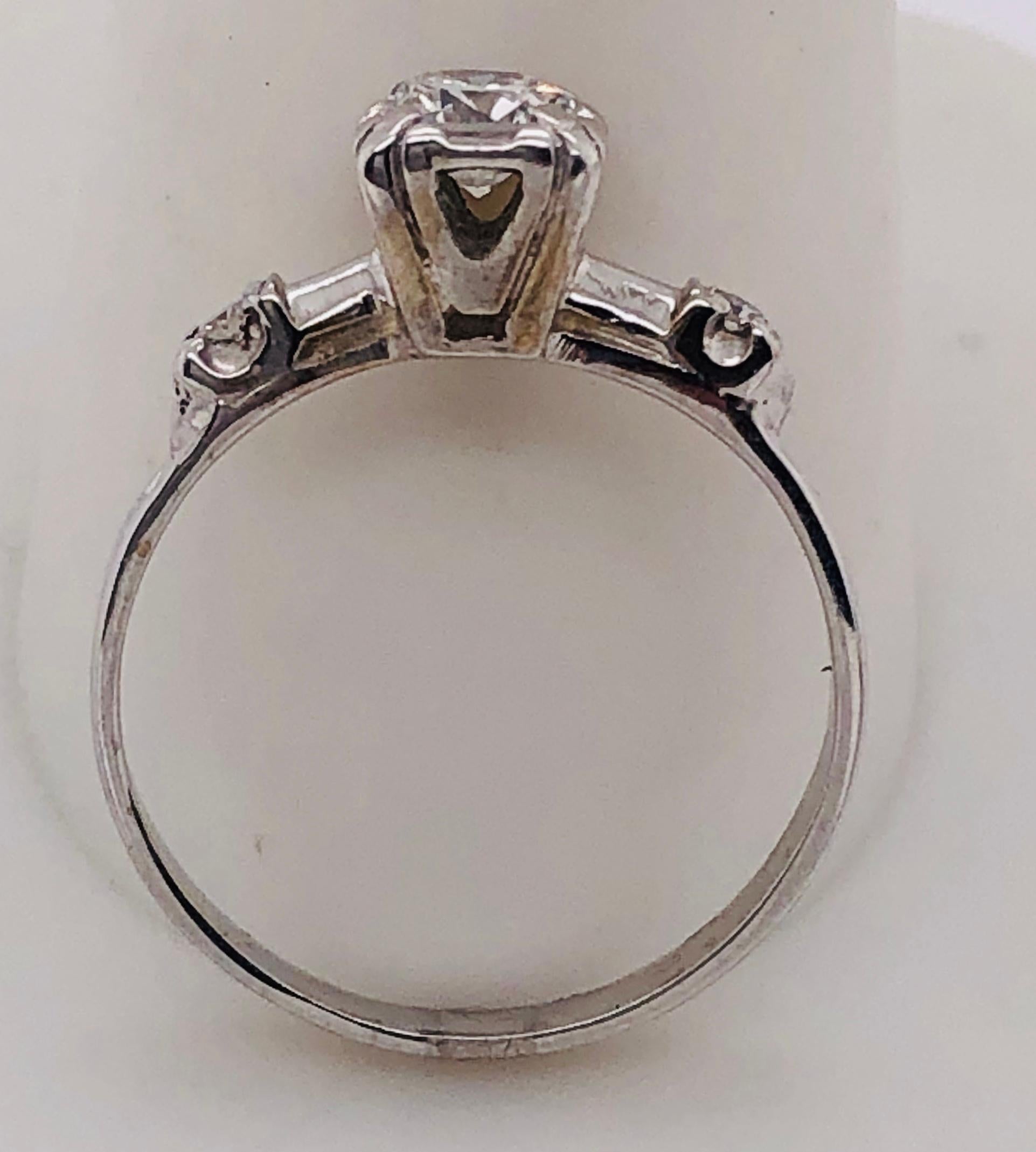 Women's or Men's 14 Karat White Gold Diamond Engagement Ring Bridal / Wedding For Sale