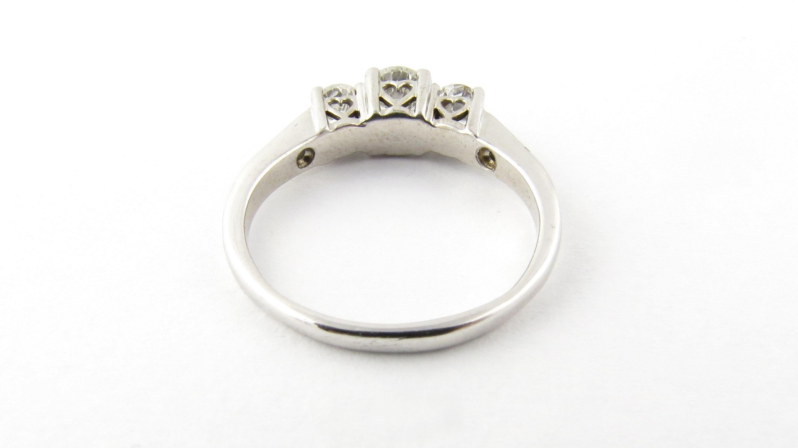 Round Cut 14 Karat White Gold Diamond Engagement Ring For Sale