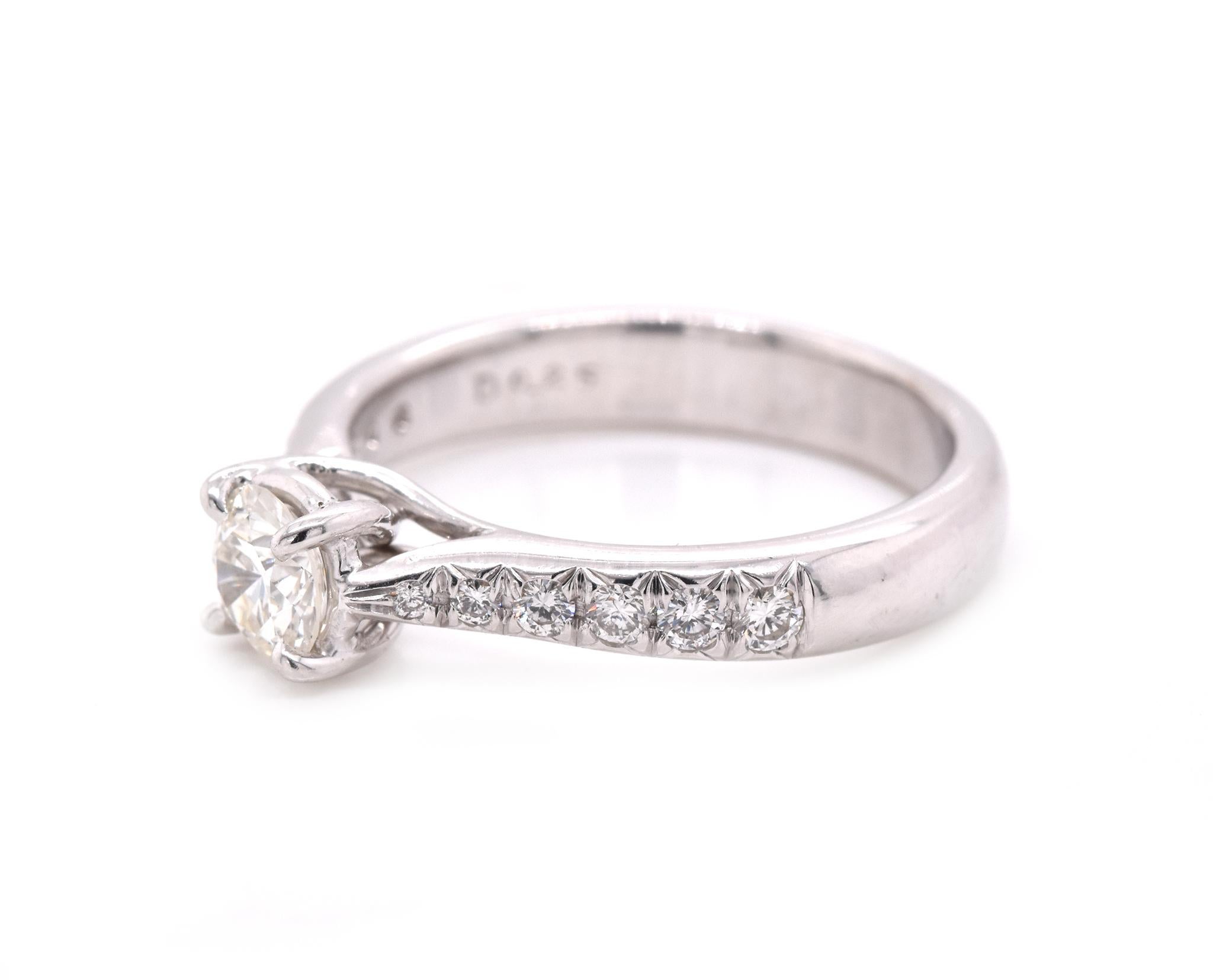 Taglio rotondo Anello di fidanzamento con diamante in oro bianco 14 carati in vendita
