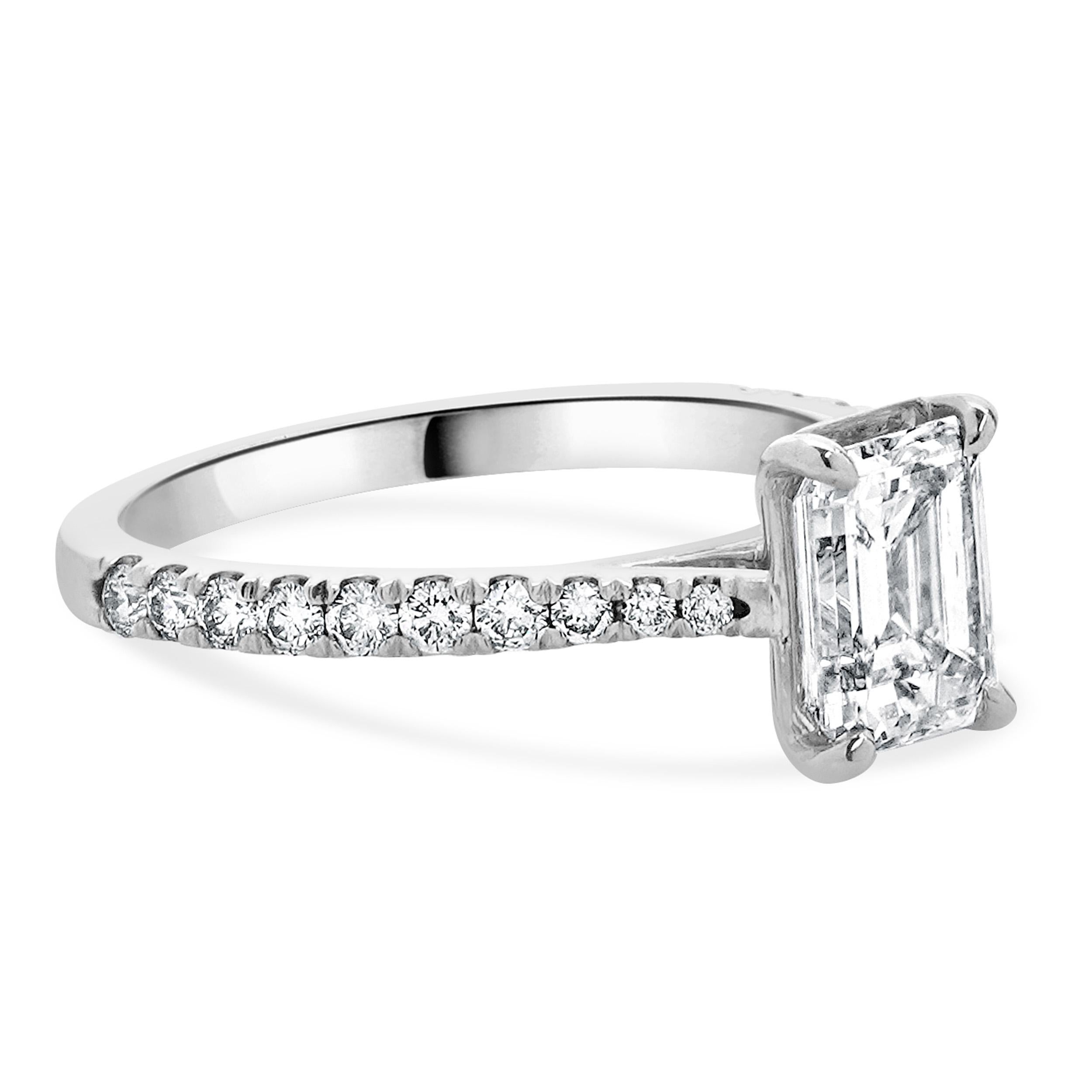 Anillo de compromiso de diamantes en oro blanco de 14 quilates en Excelente estado para la venta en Scottsdale, AZ
