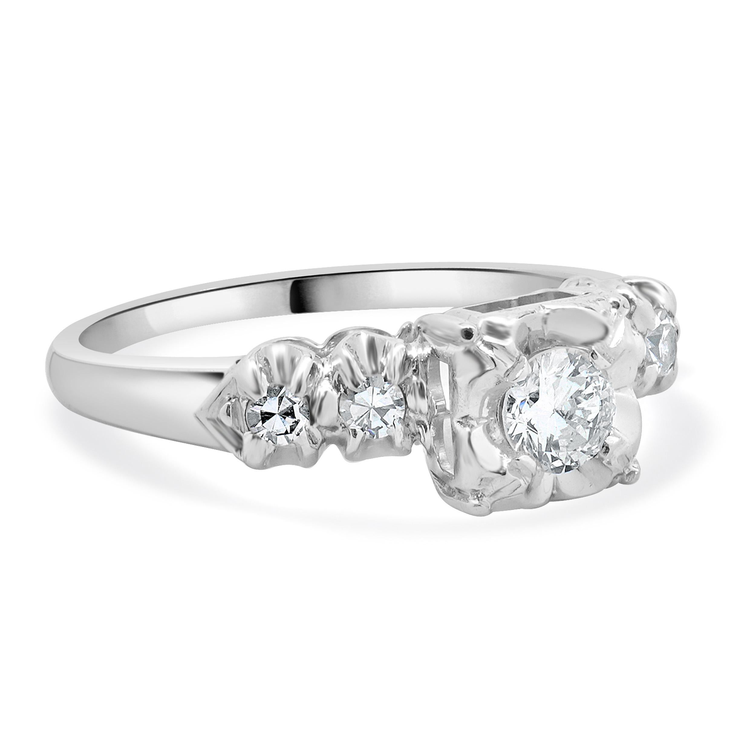 14 Karat White Gold Diamond Engagement Ring im Zustand „Hervorragend“ im Angebot in Scottsdale, AZ
