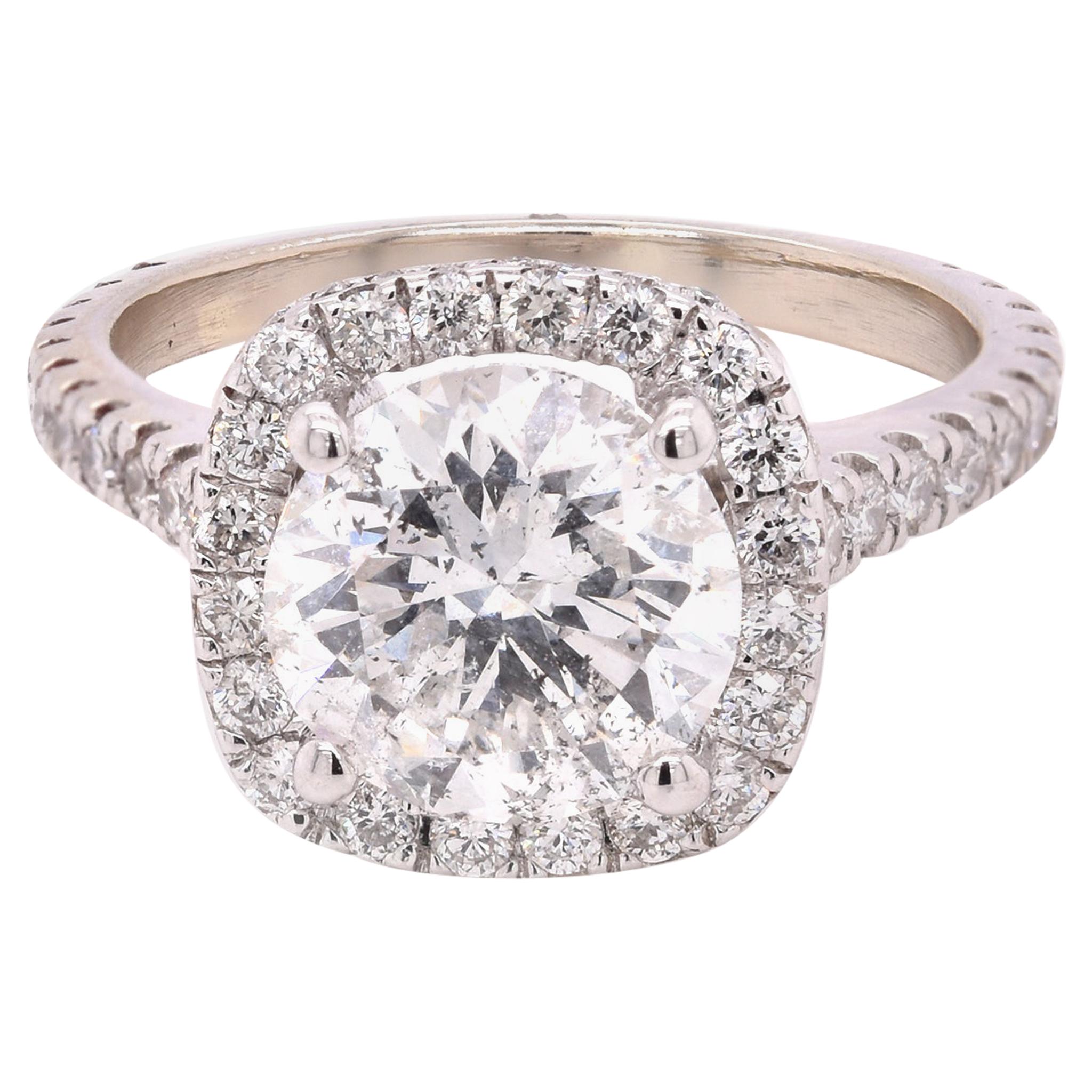 Elegant Diamond and White Gold Engagement Ring at 1stDibs
