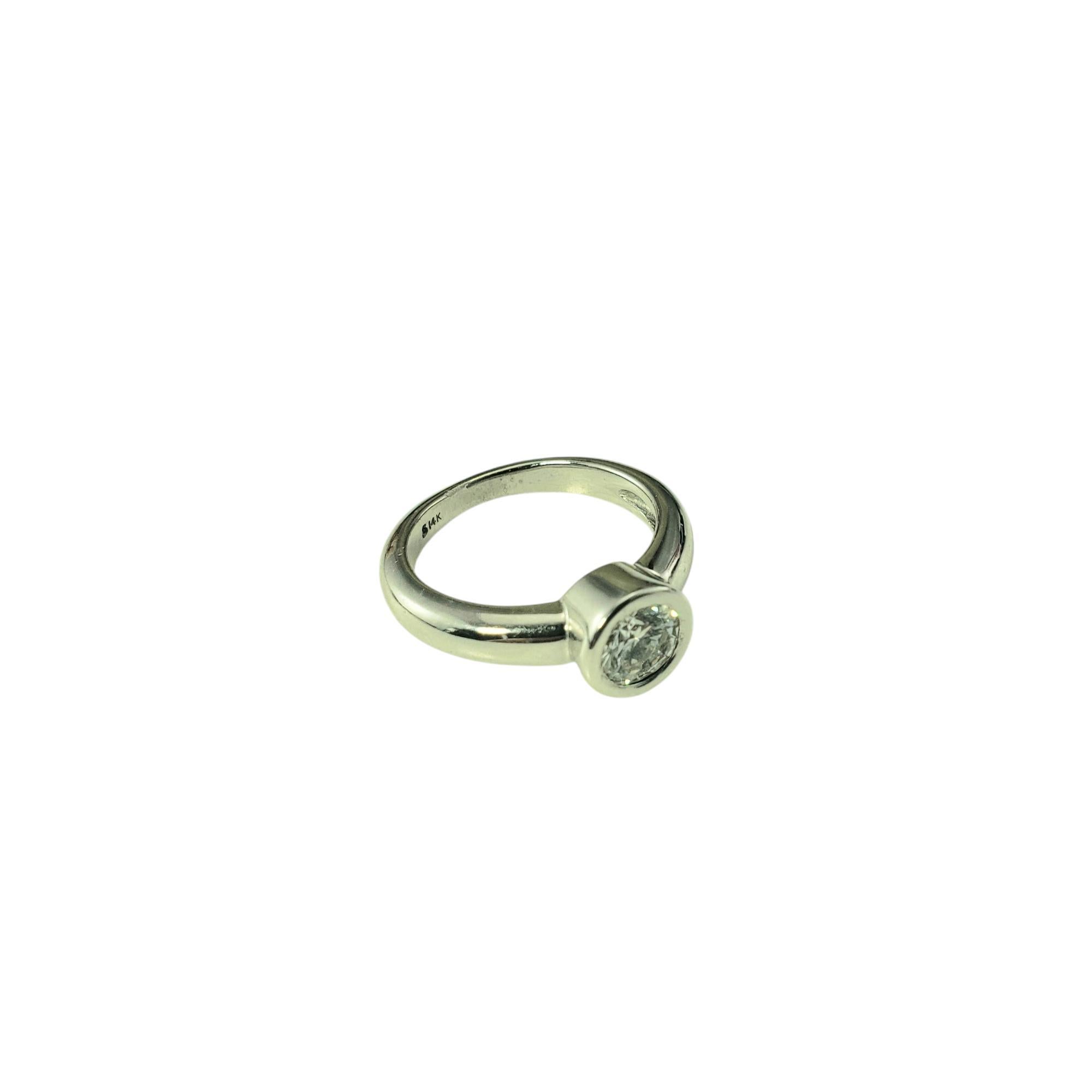 Contemporary 14 Karat White Gold Diamond Engagement Ring Size 5.25 #20708 For Sale
