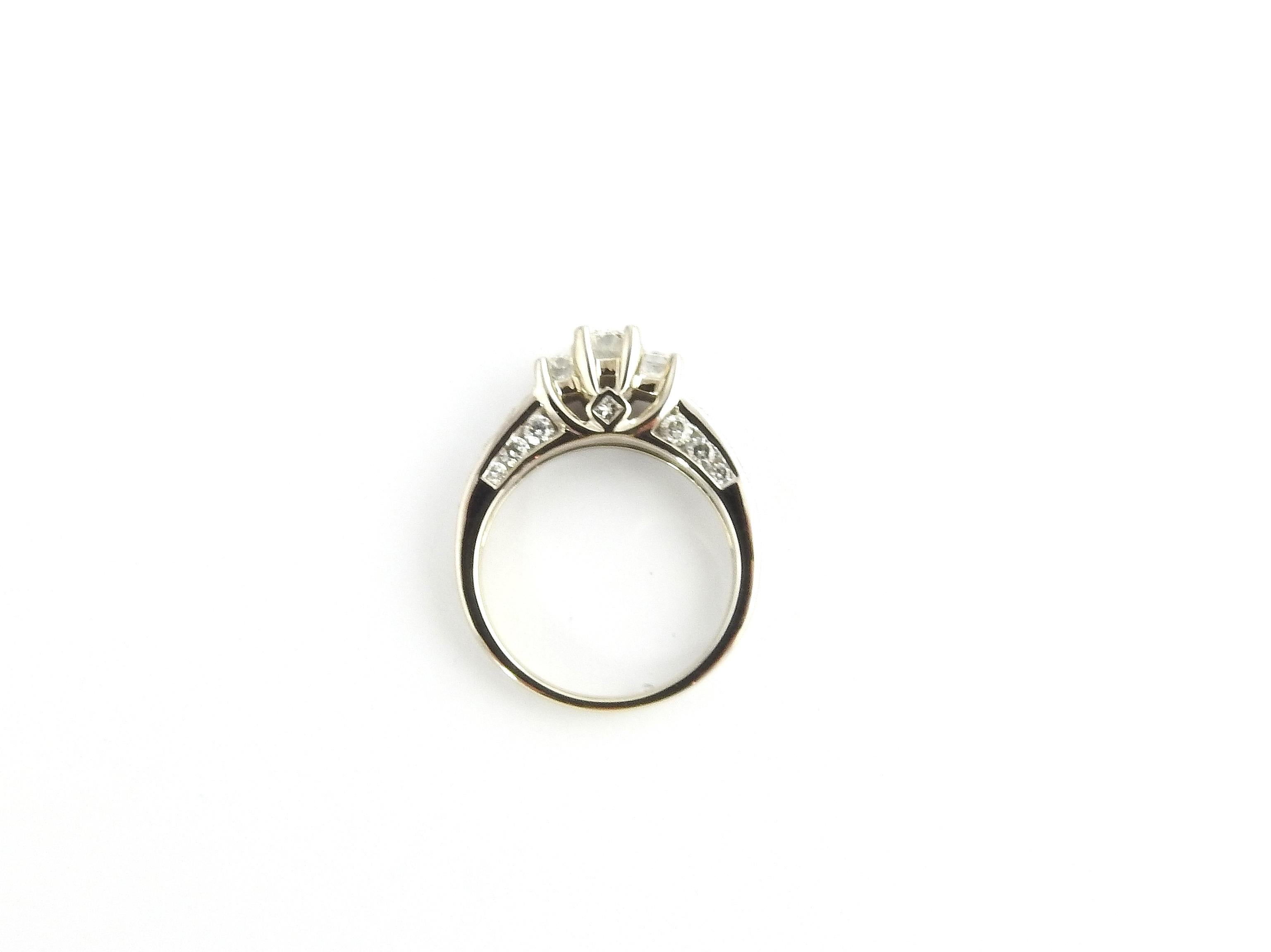 Round Cut 14 Karat White Gold Diamond Engagement Ring