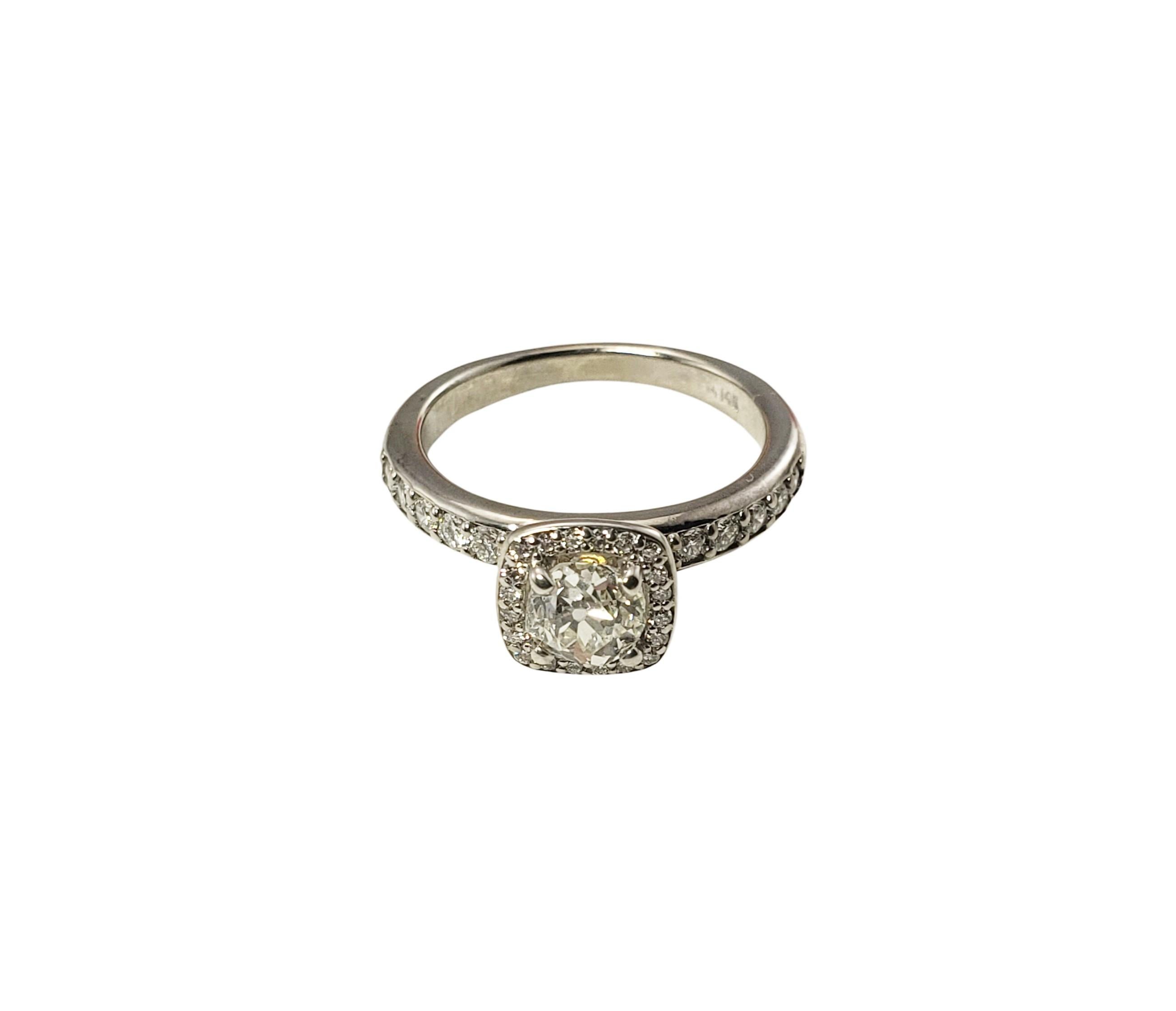 Taille brillant Bague de fiançailles en or blanc 14 carats avec diamants, taille 5,5 en vente