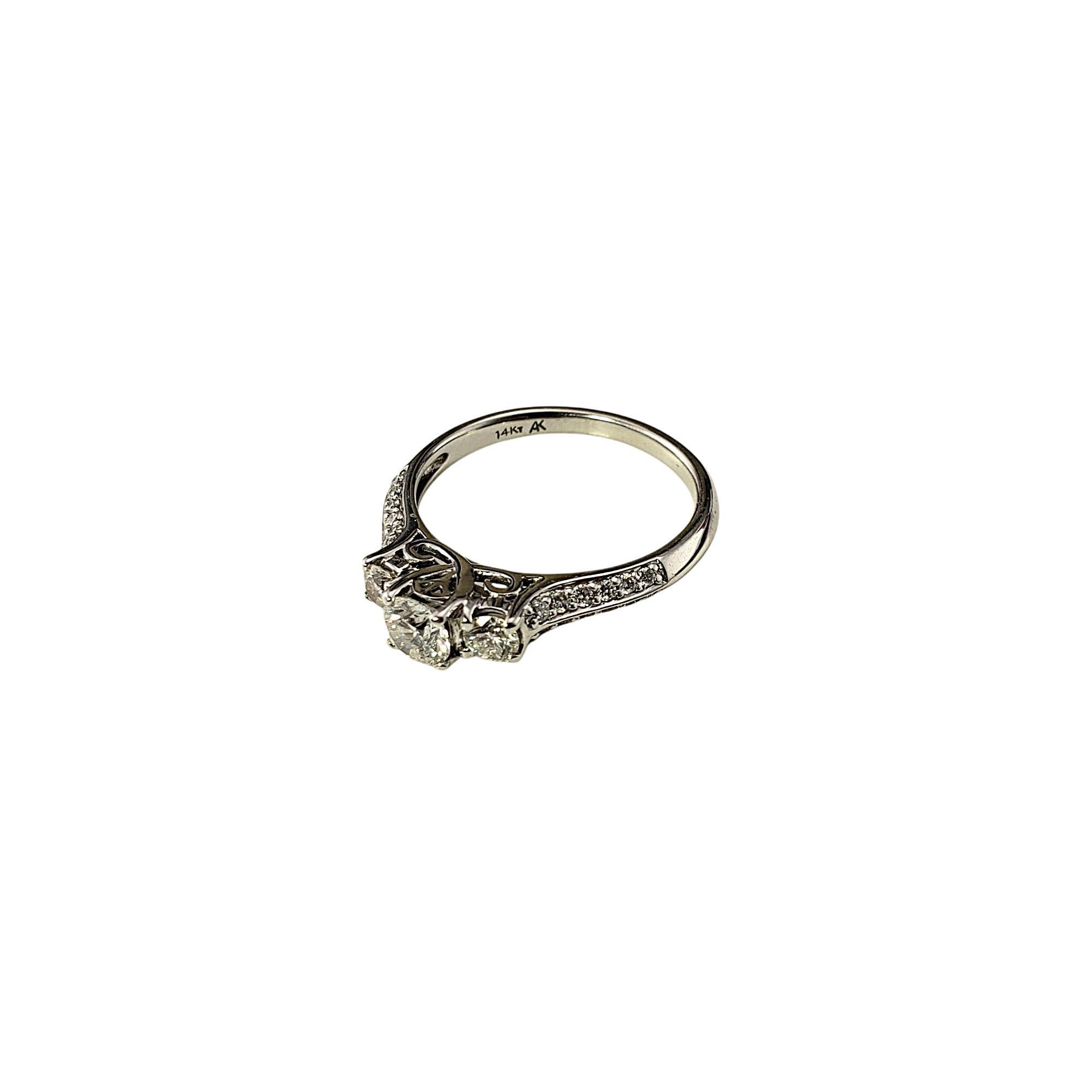 Taille brillant Bague de fiançailles en or blanc 14 carats avec diamant taille 7 n° 21571 en vente