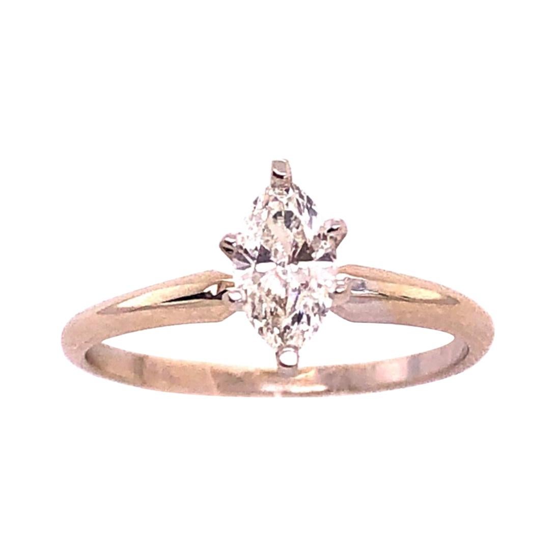 14 Karat White Gold Diamond Engagement Ring For Sale