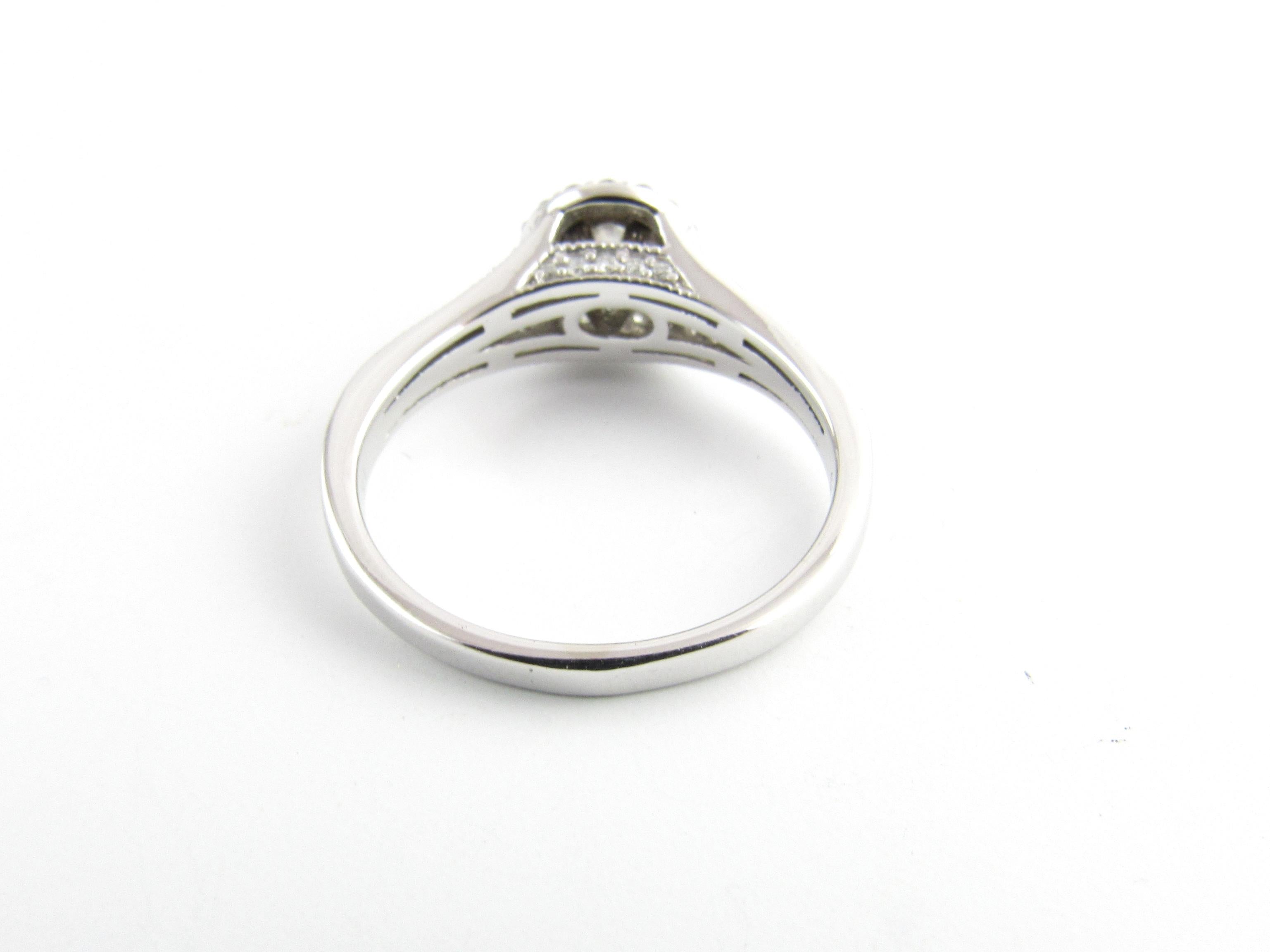 Taille brillant Bague de fiançailles en or blanc 14 carats avec diamants
