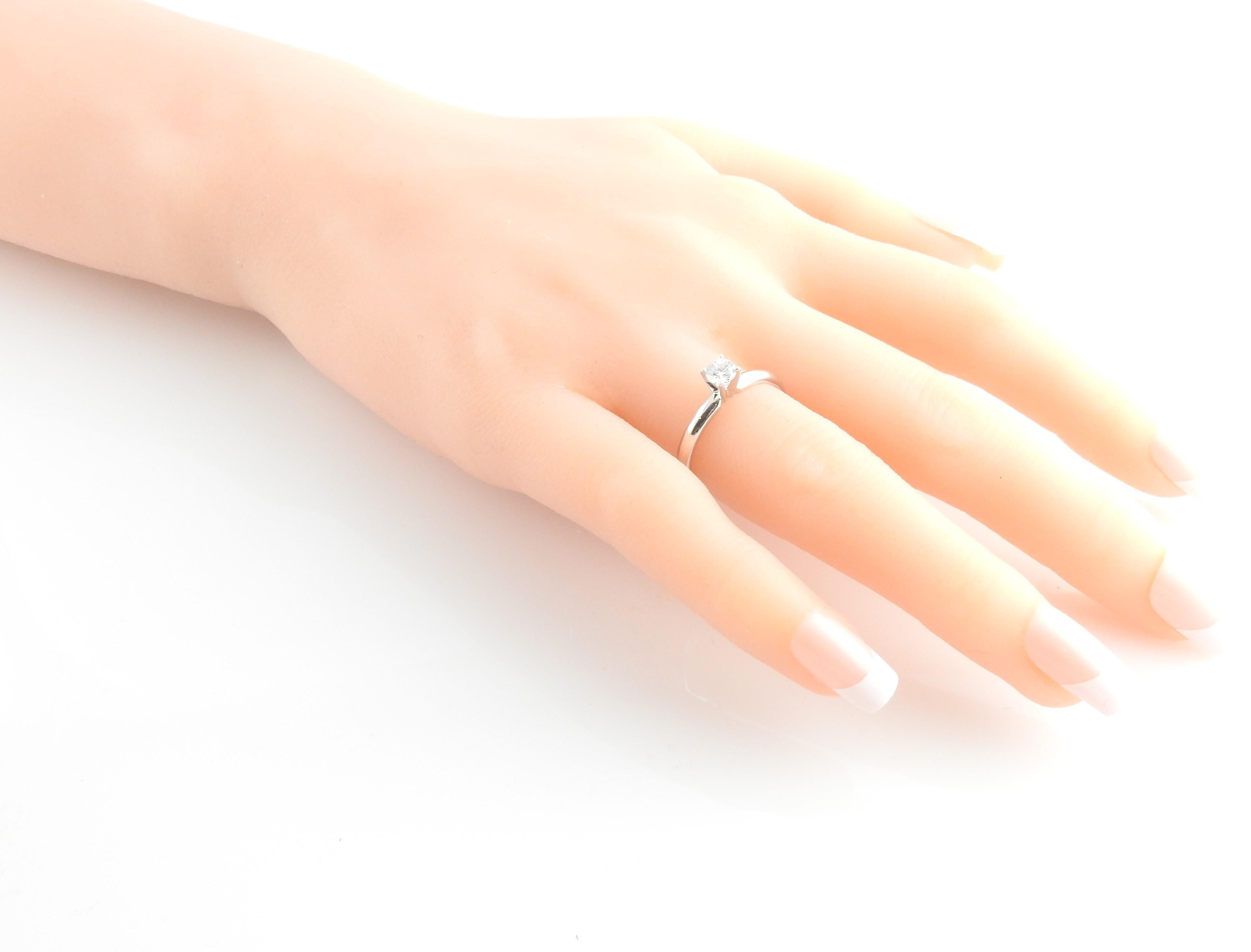 14 Karat White Gold Diamond Engagement Ring For Sale 2