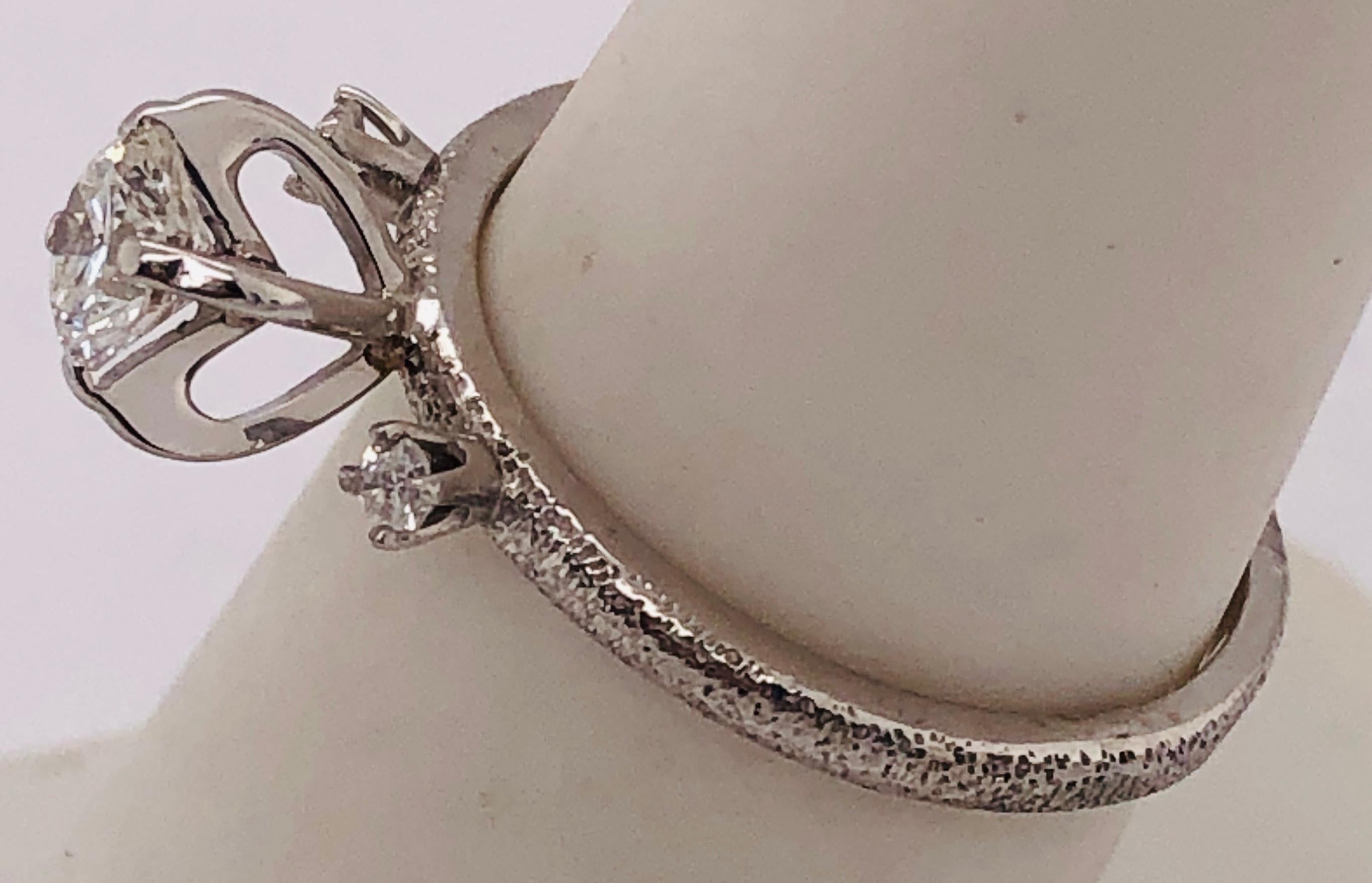 Modern 14 Karat White Gold Diamond Engagement Ring Wedding / Bridal For Sale