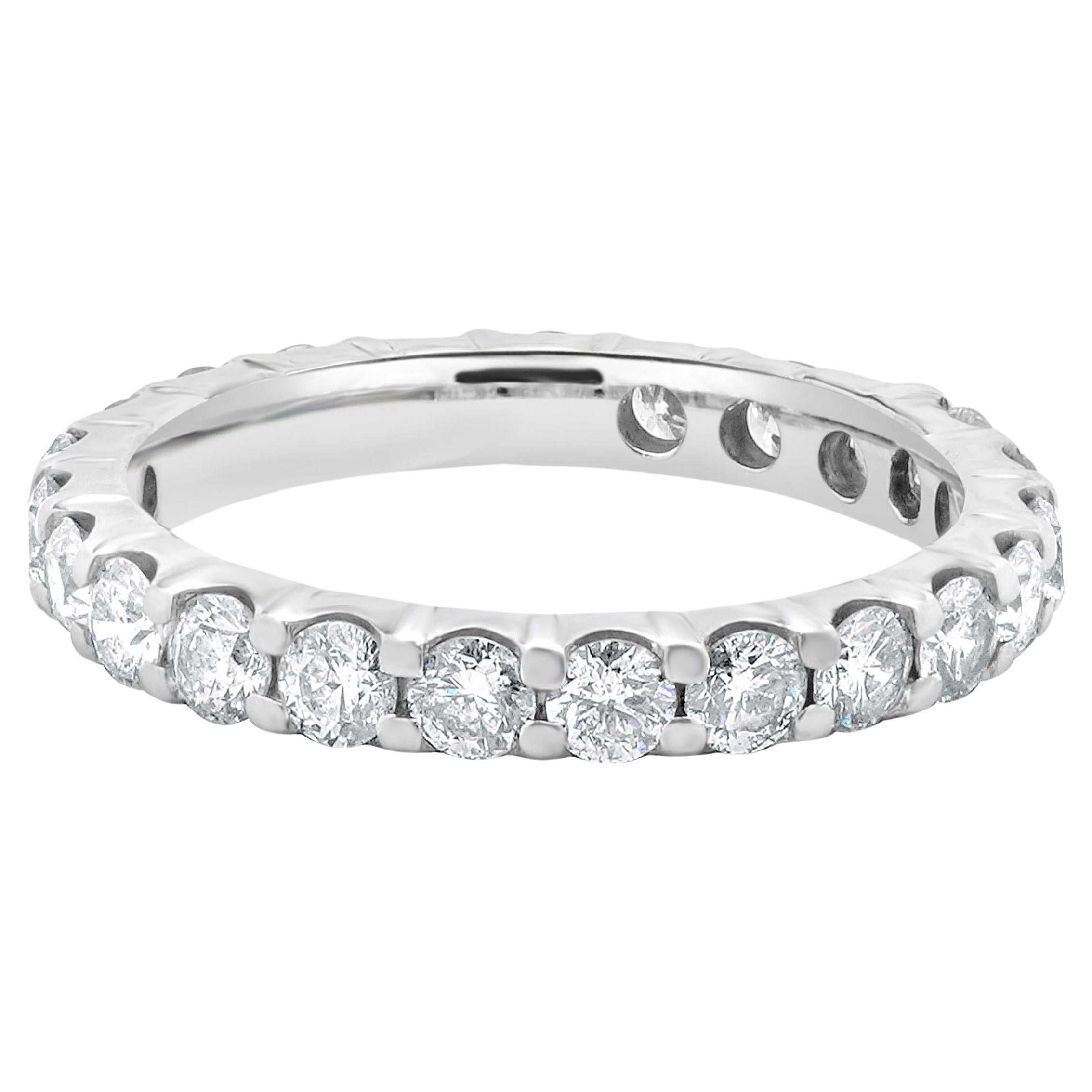 Sortija de oro blanco de 14 quilates con diamantes