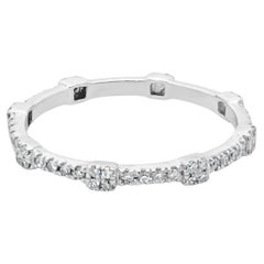 Memoryring aus 14 Karat Weißgold mit Diamanten