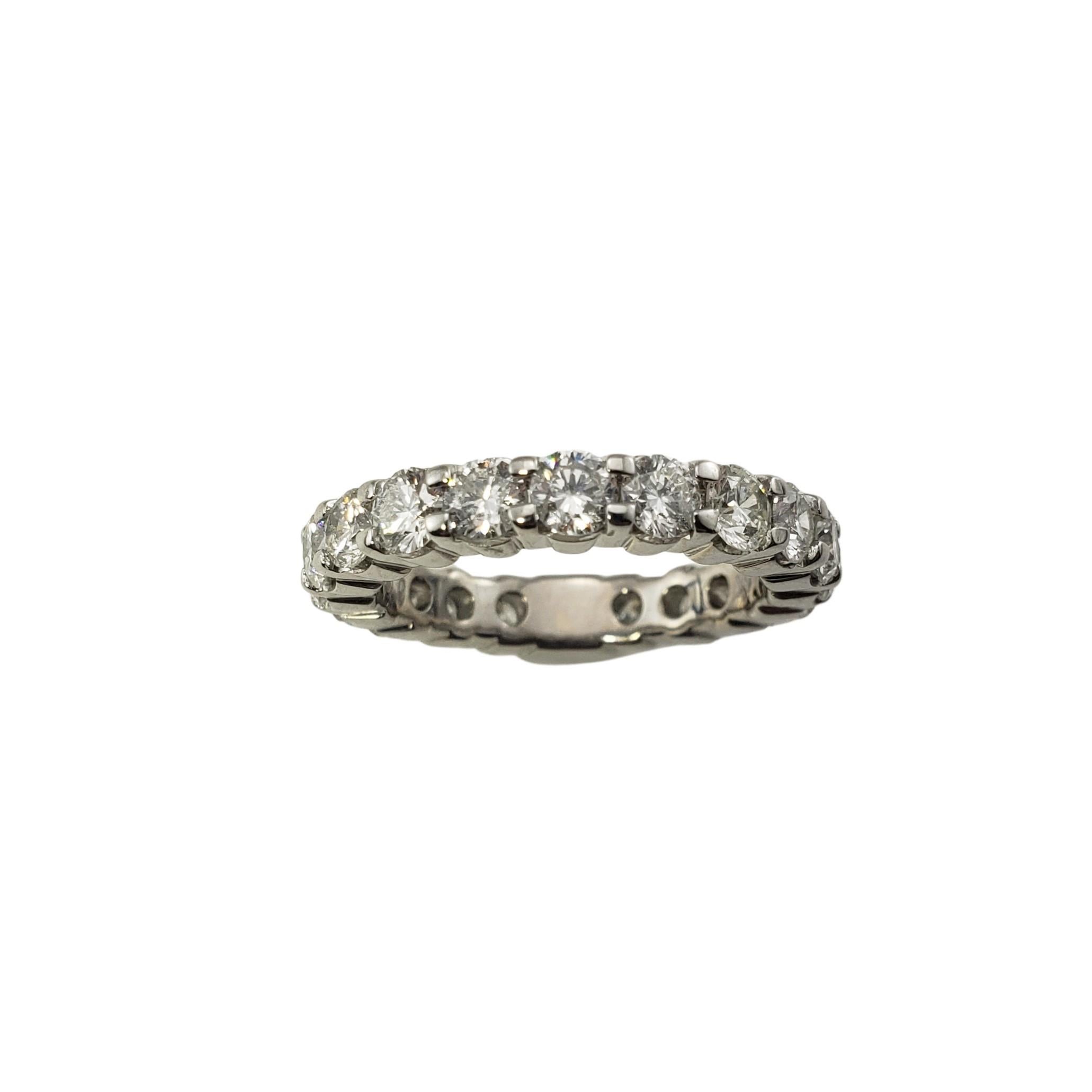 14 Karat White Gold Diamond Eternity Band Ring Size 7-

This sparkling eternity band features 19 round brilliant cut diamond set in classic 14K white gold.  With:  4 mm.

Approximate total diamond weight:  2.85 ct.

Diamond color:  H-I

Diamond