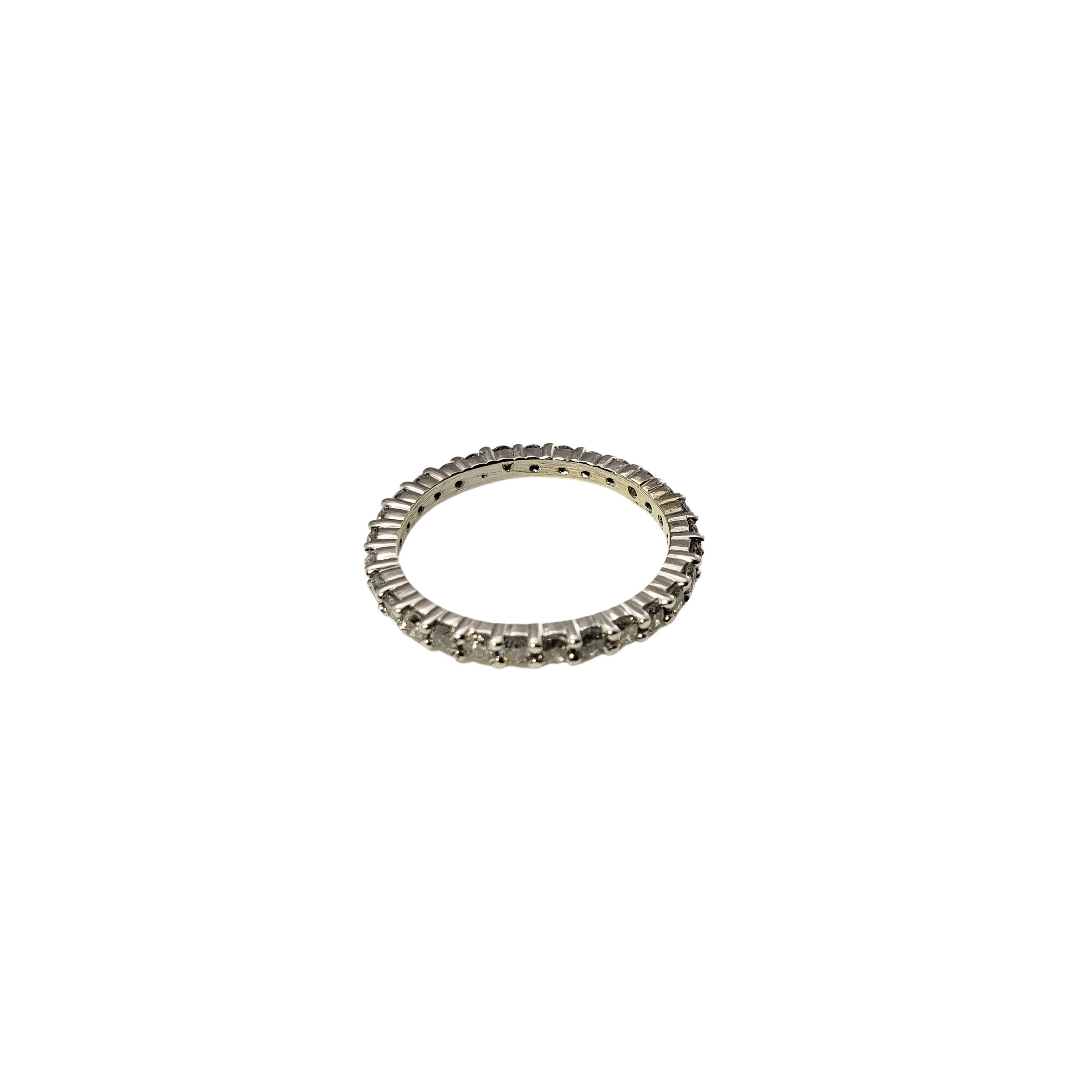 14 Karat White Gold Diamond Eternity Band Ring In Good Condition For Sale In Washington Depot, CT