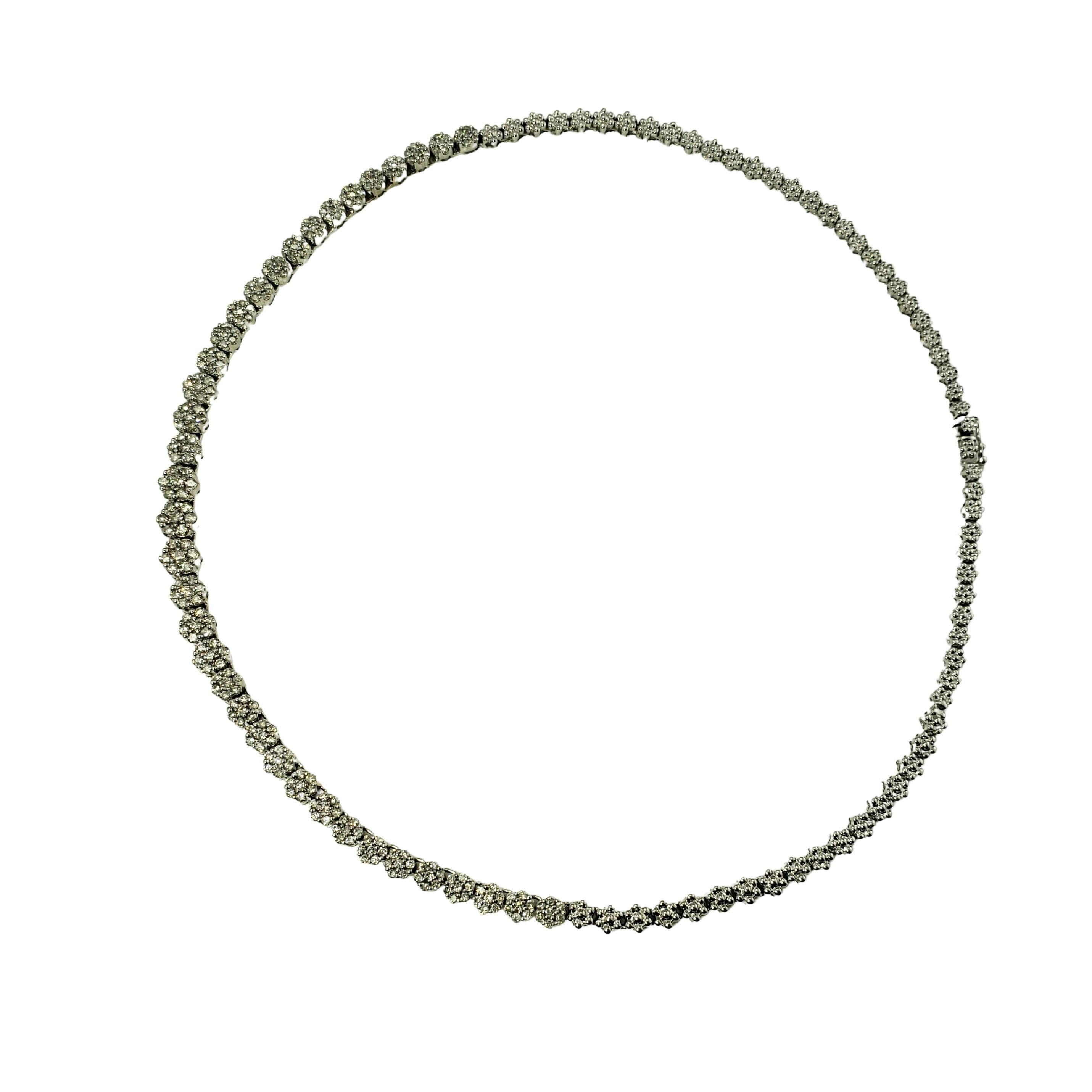14 Karat Weißgold Diamant-Blumen-Choker-Halskette #12898 im Zustand „Gut“ in Washington Depot, CT