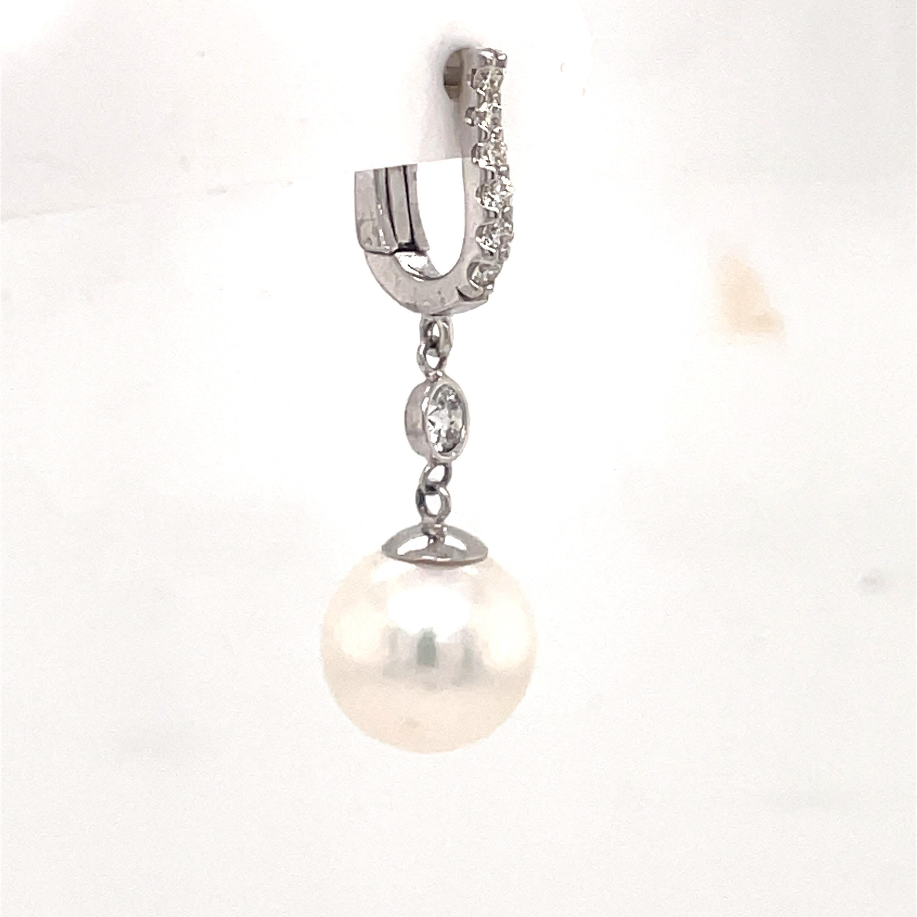 14 Karat White Gold Diamond Freshwater Pearl Earrings 0.48 Carats In New Condition For Sale In New York, NY
