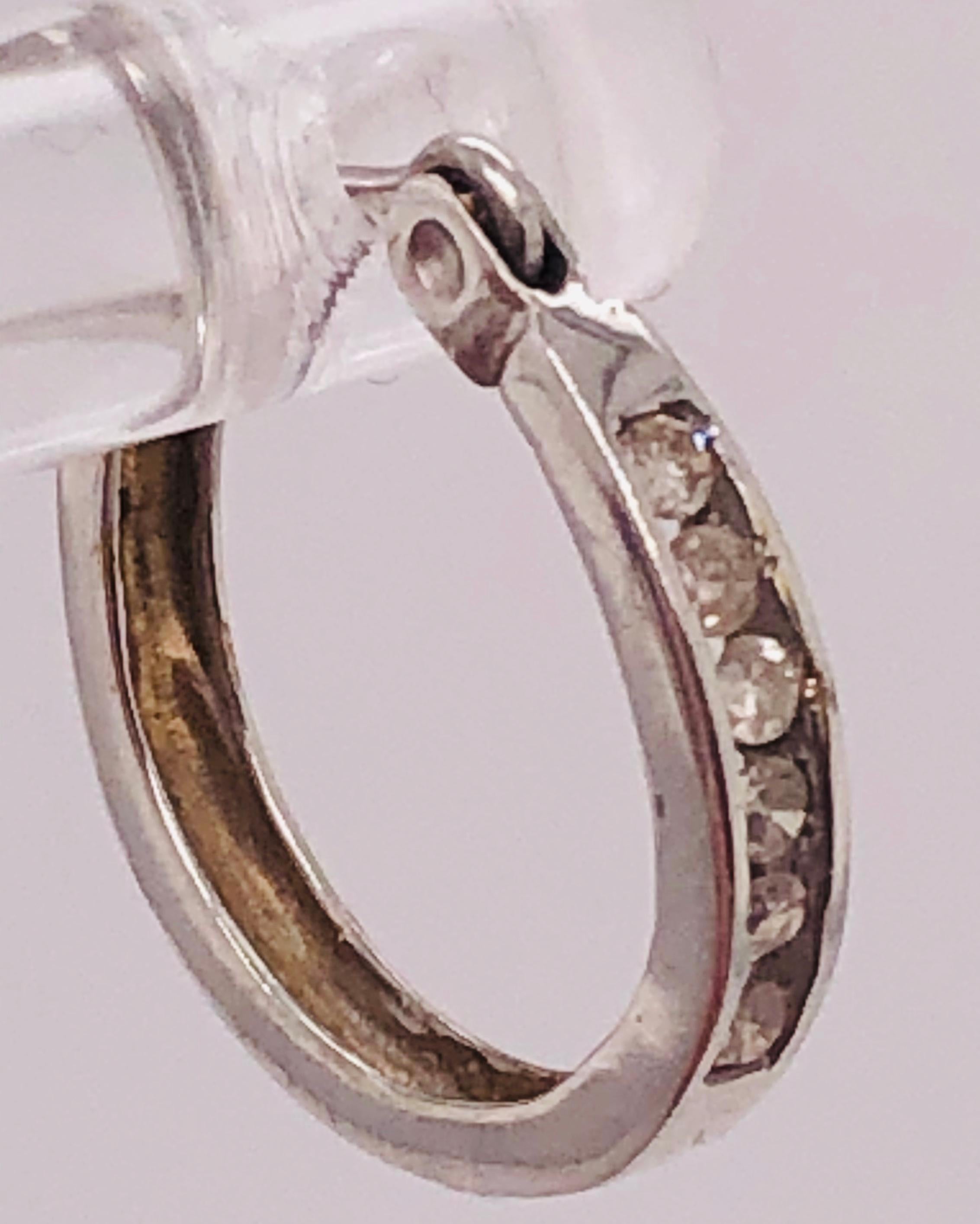 14 Karat Weißgold Diamant-Halbreif-Ohrringe im Angebot 5