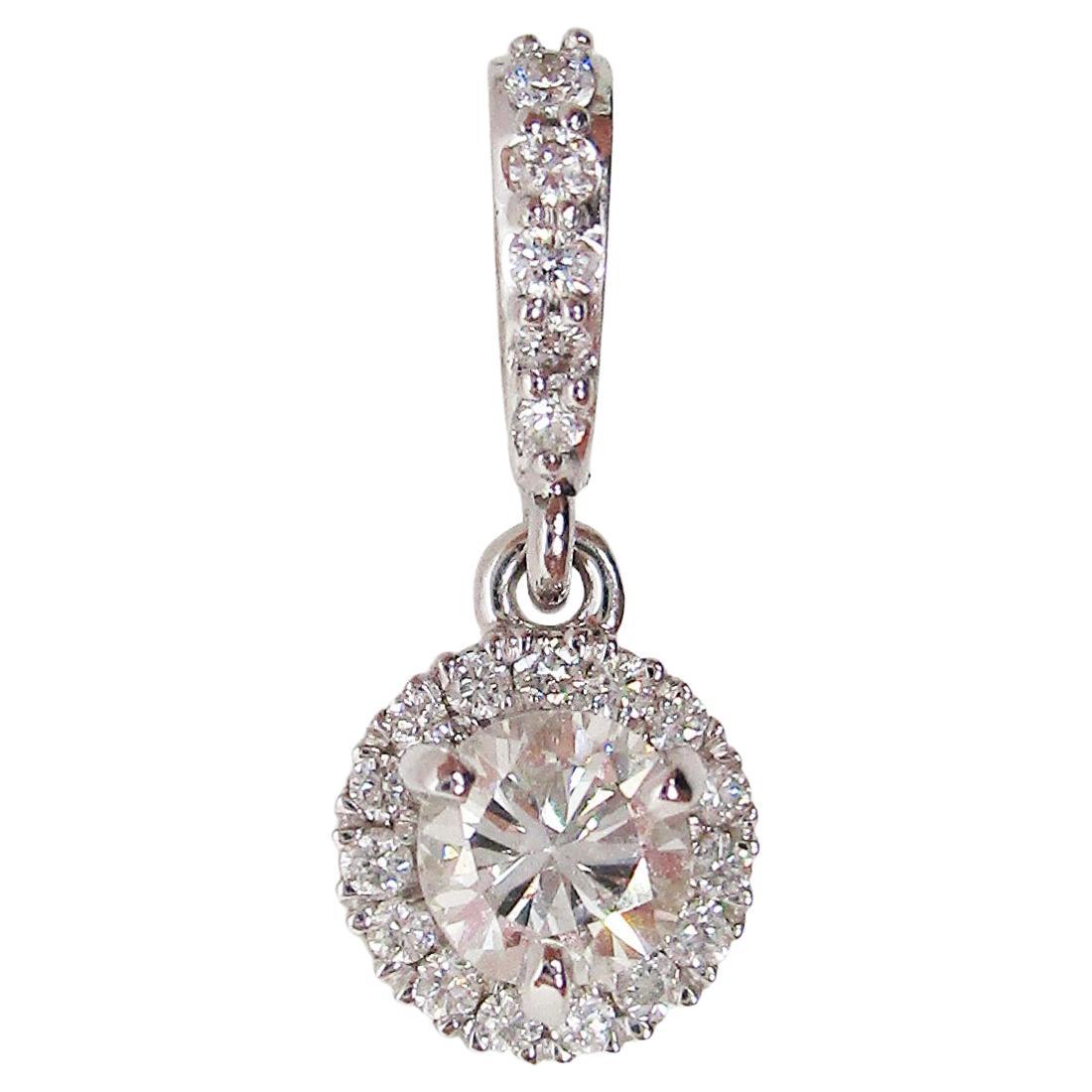 14 Karat White Gold Diamond Drop Pendant Necklace For Sale at 1stDibs