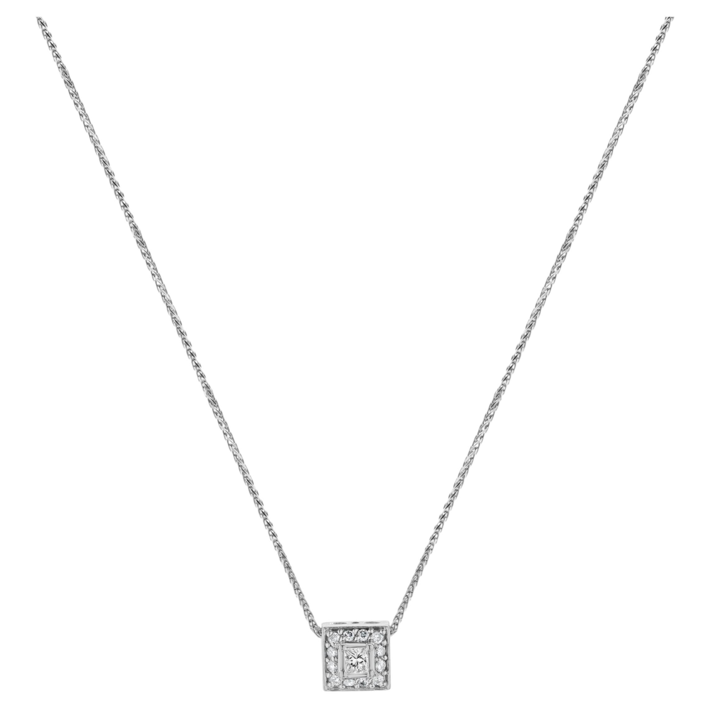 Collana aureola con diamanti in oro bianco 14 carati