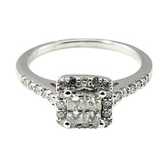 Bague halo de diamants en or blanc 14 carats