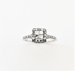 Anillo Halo de Diamantes de Oro Blanco de 14 Kilates
