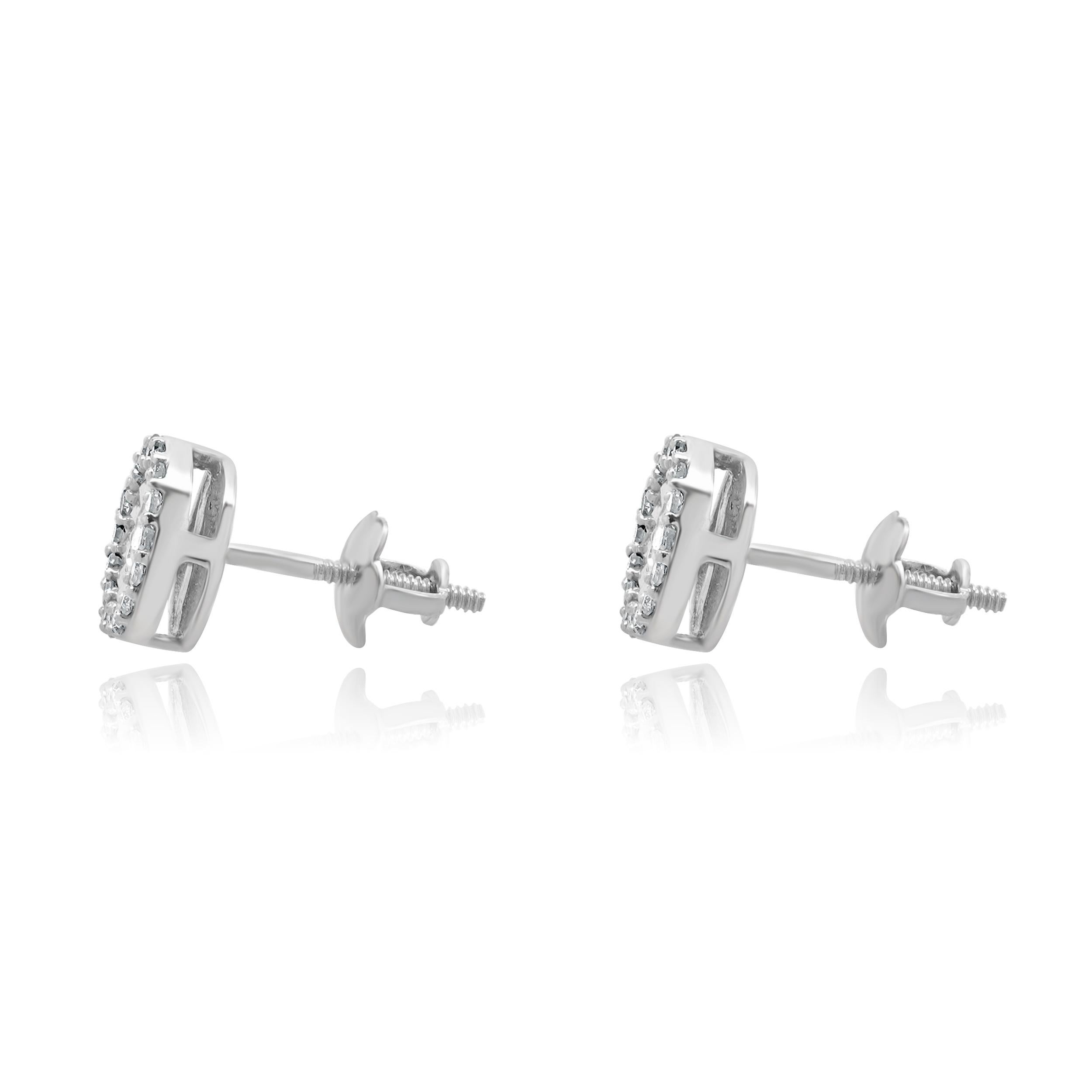 Matériau : Or blanc 14k
Diamants : 34 tailles rondes = 0,26cttw
Dimensions : les boucles d'oreilles mesurent environ 7 mm de large.
Poids : 1.40 grammes