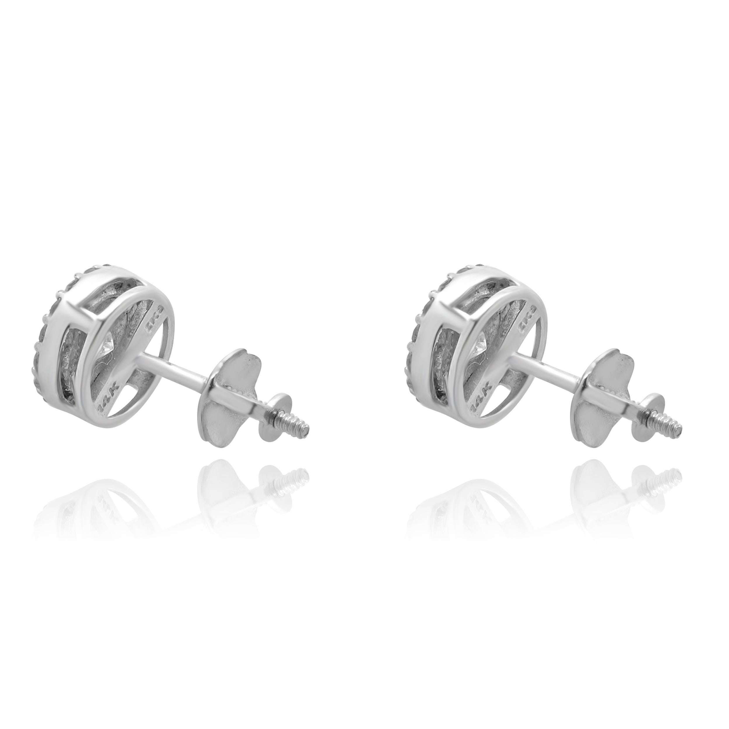 Taille ronde Boucles d'oreilles Halo en or blanc 14 carats avec diamants en vente