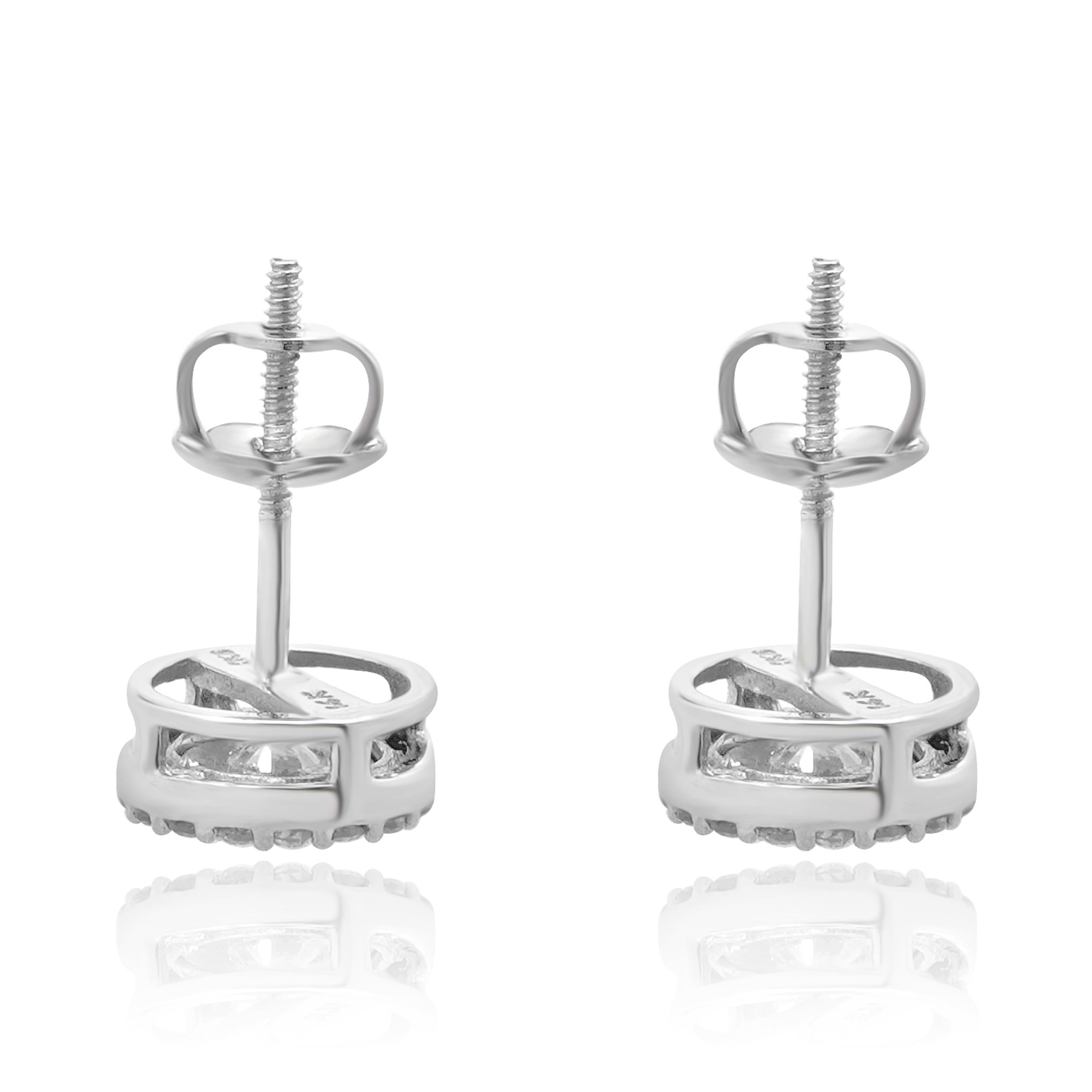 Boucles d'oreilles Halo en or blanc 14 carats avec diamants Excellent état - En vente à Scottsdale, AZ