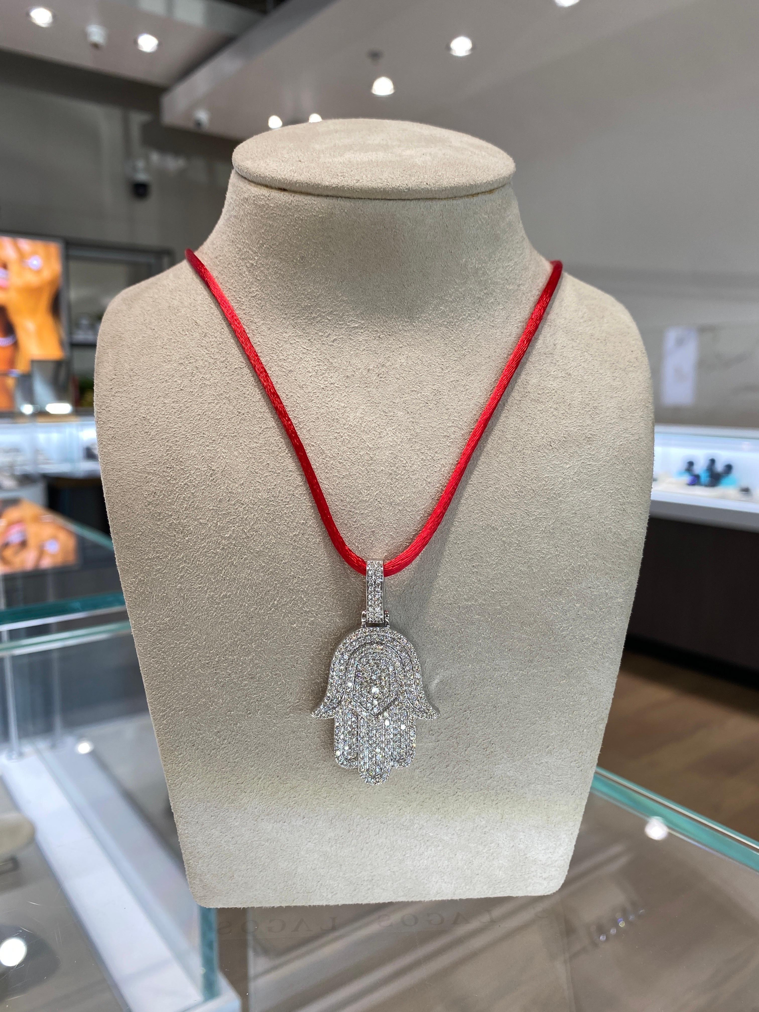 14 Karat White Gold Diamond Hamsa Pendant Necklace  In New Condition For Sale In Houston, TX