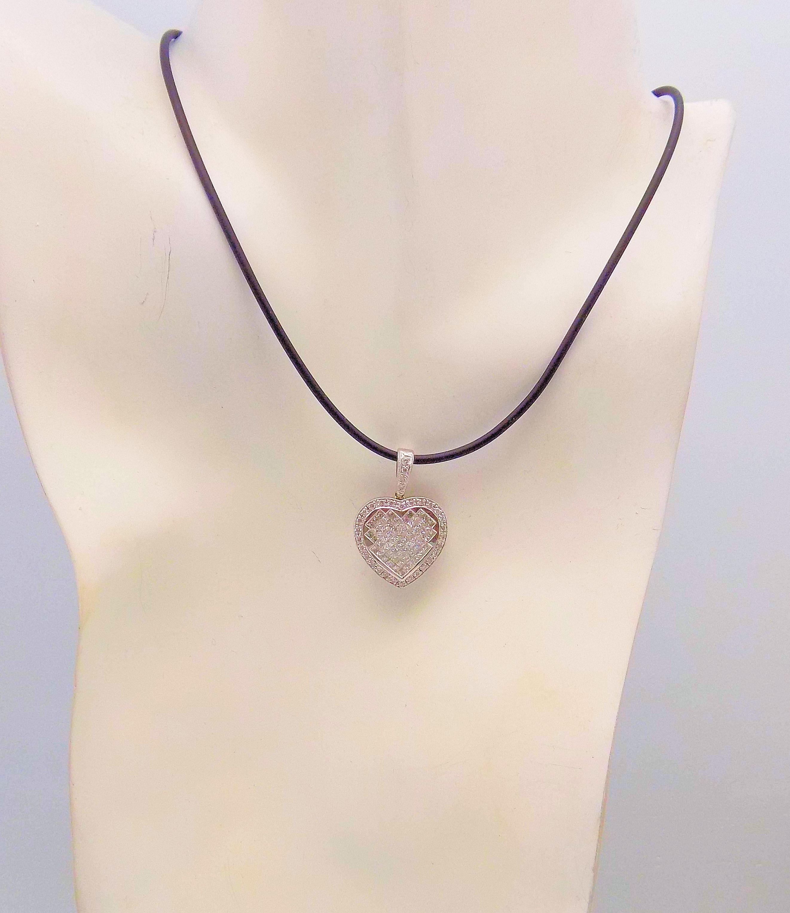 14 Karat White Gold Diamond Heart Pendant For Sale 2