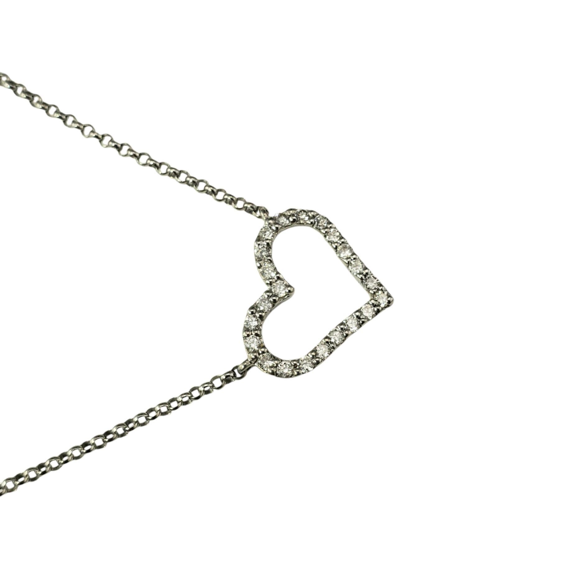 14 Karat White Gold Diamond Heart Pendant Necklace #21393 In Good Condition For Sale In Washington Depot, CT