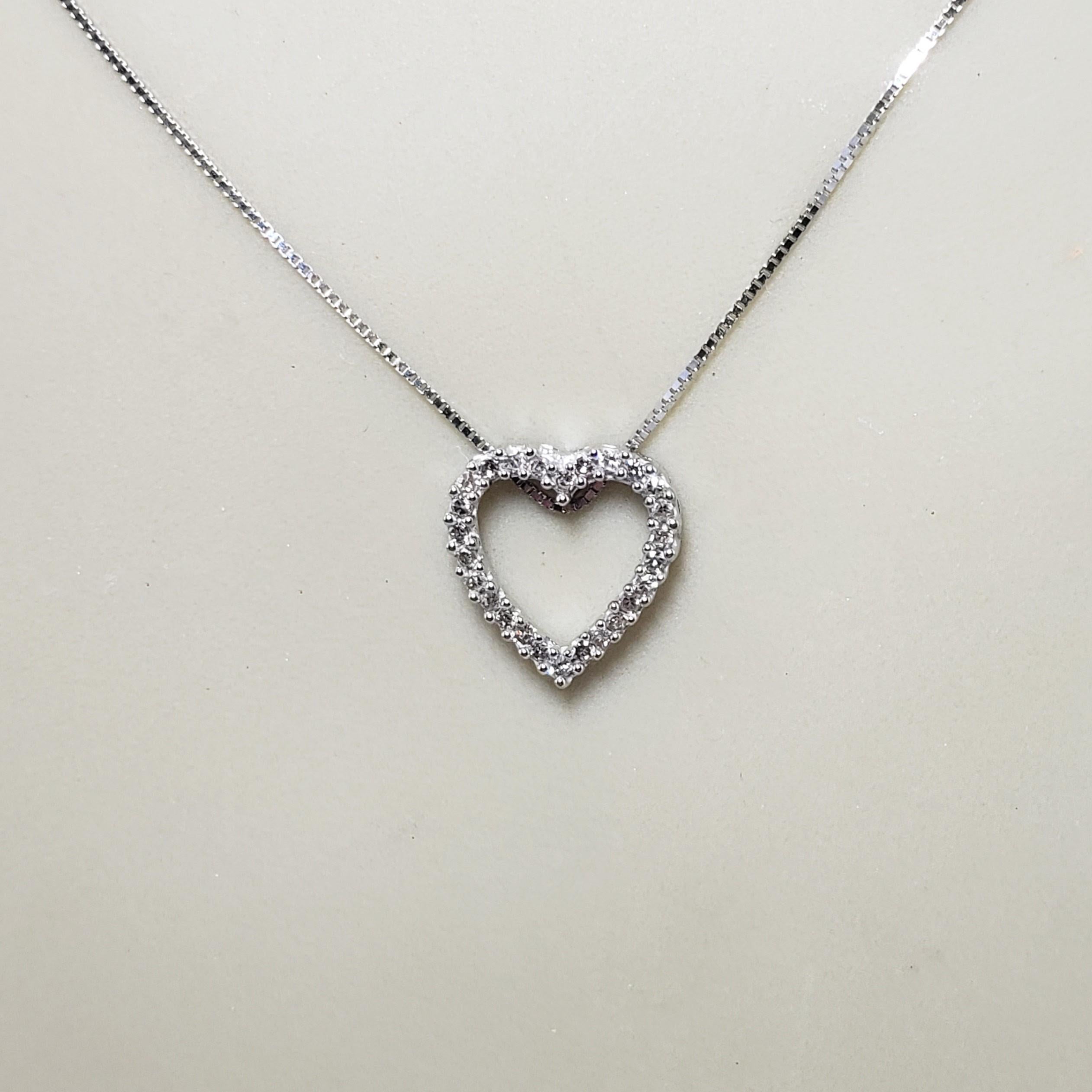 Round Cut 14 Karat White Gold Diamond Heart Pendant Necklace For Sale