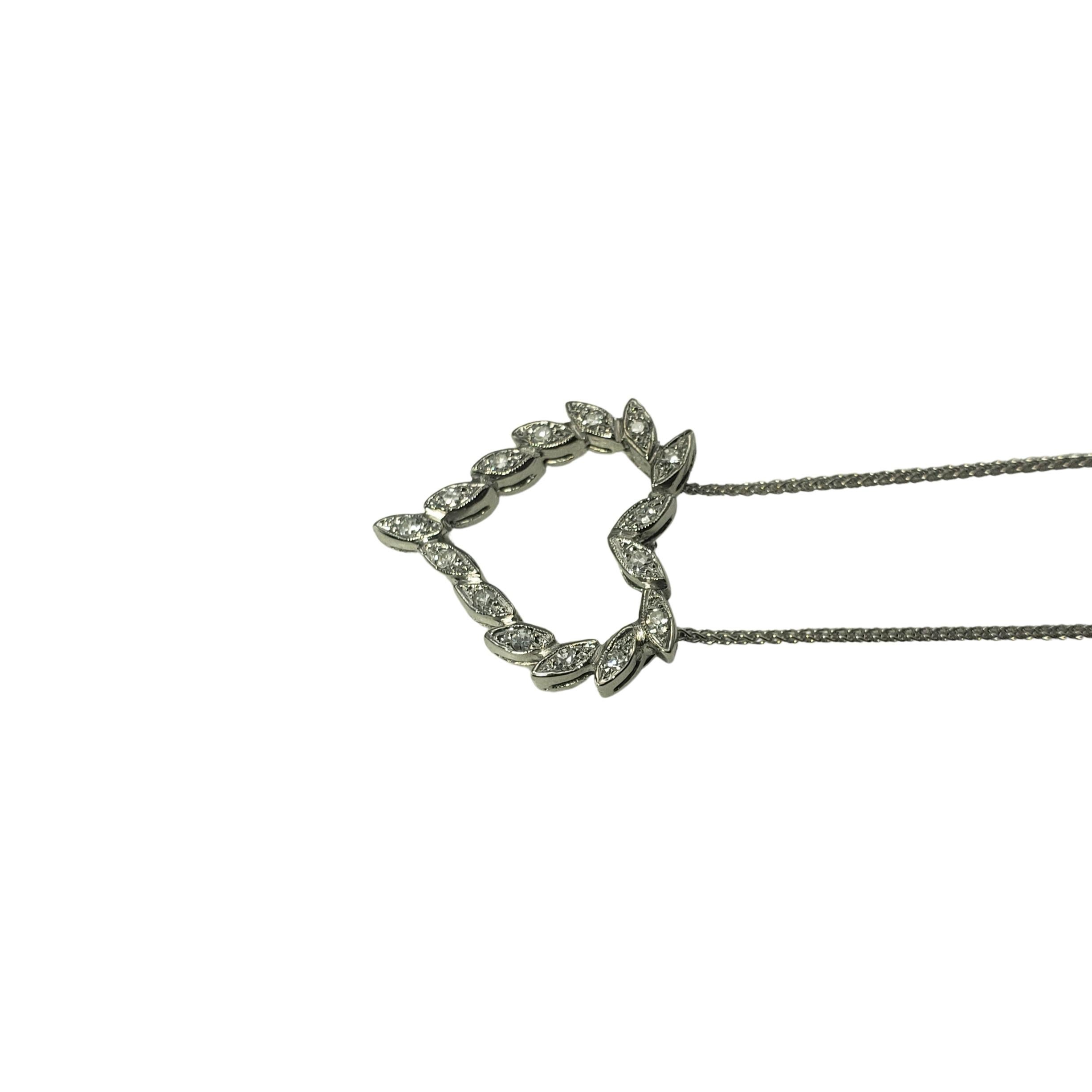 14 Karat White Gold Diamond Heart Pendant Necklace For Sale 1