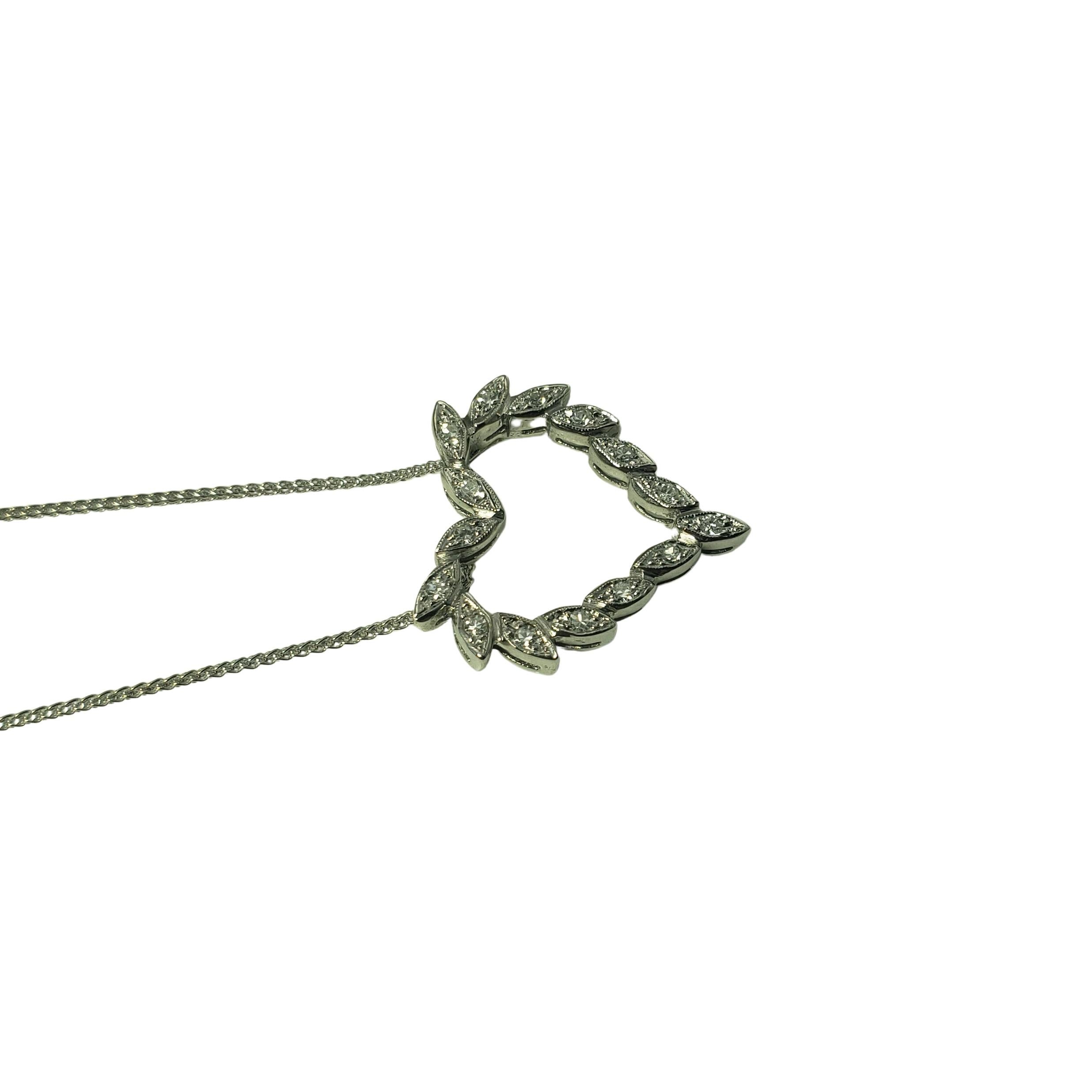 14 Karat White Gold Diamond Heart Pendant Necklace For Sale 2