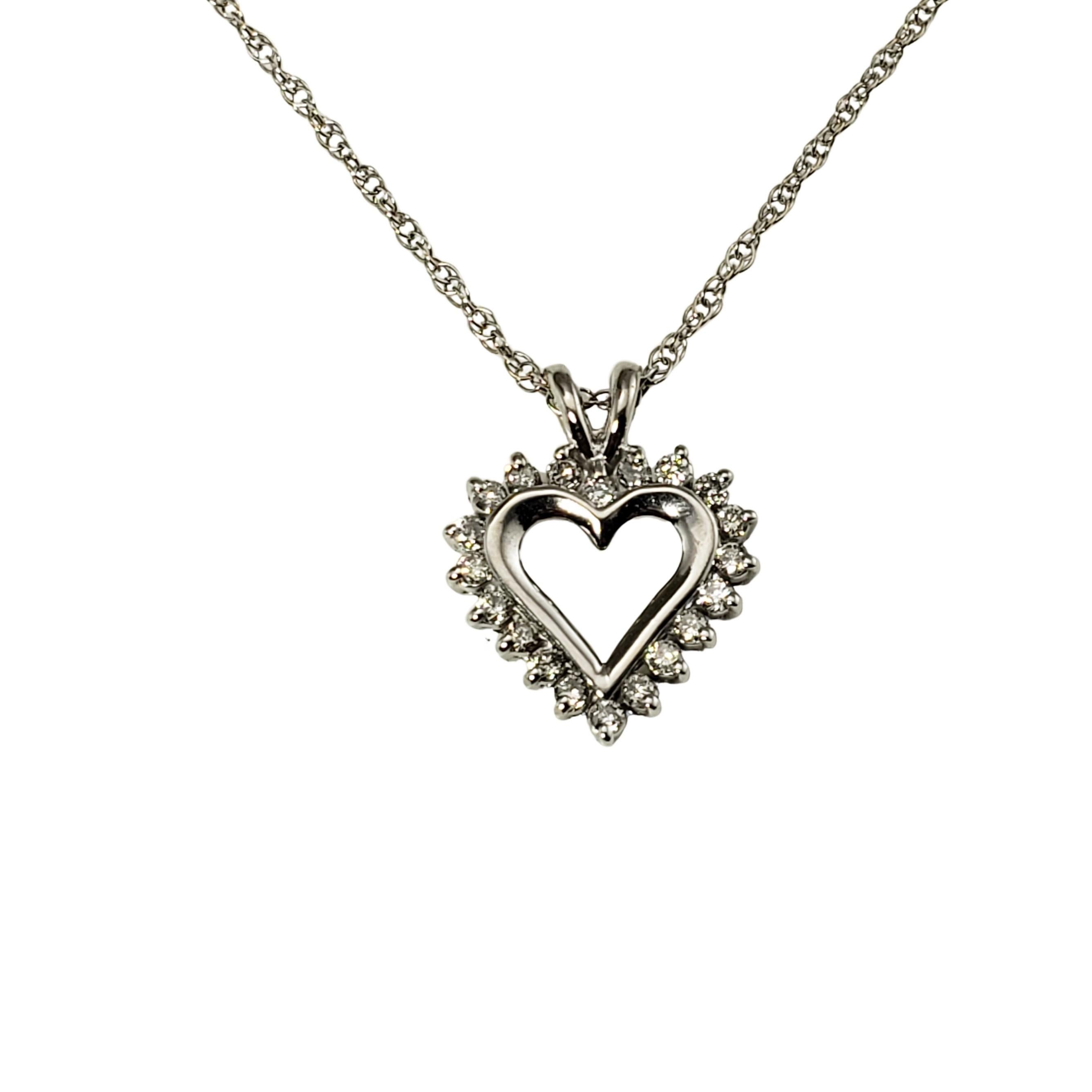 14 Karat White Gold Diamond Heart Pendant Necklace For Sale 3