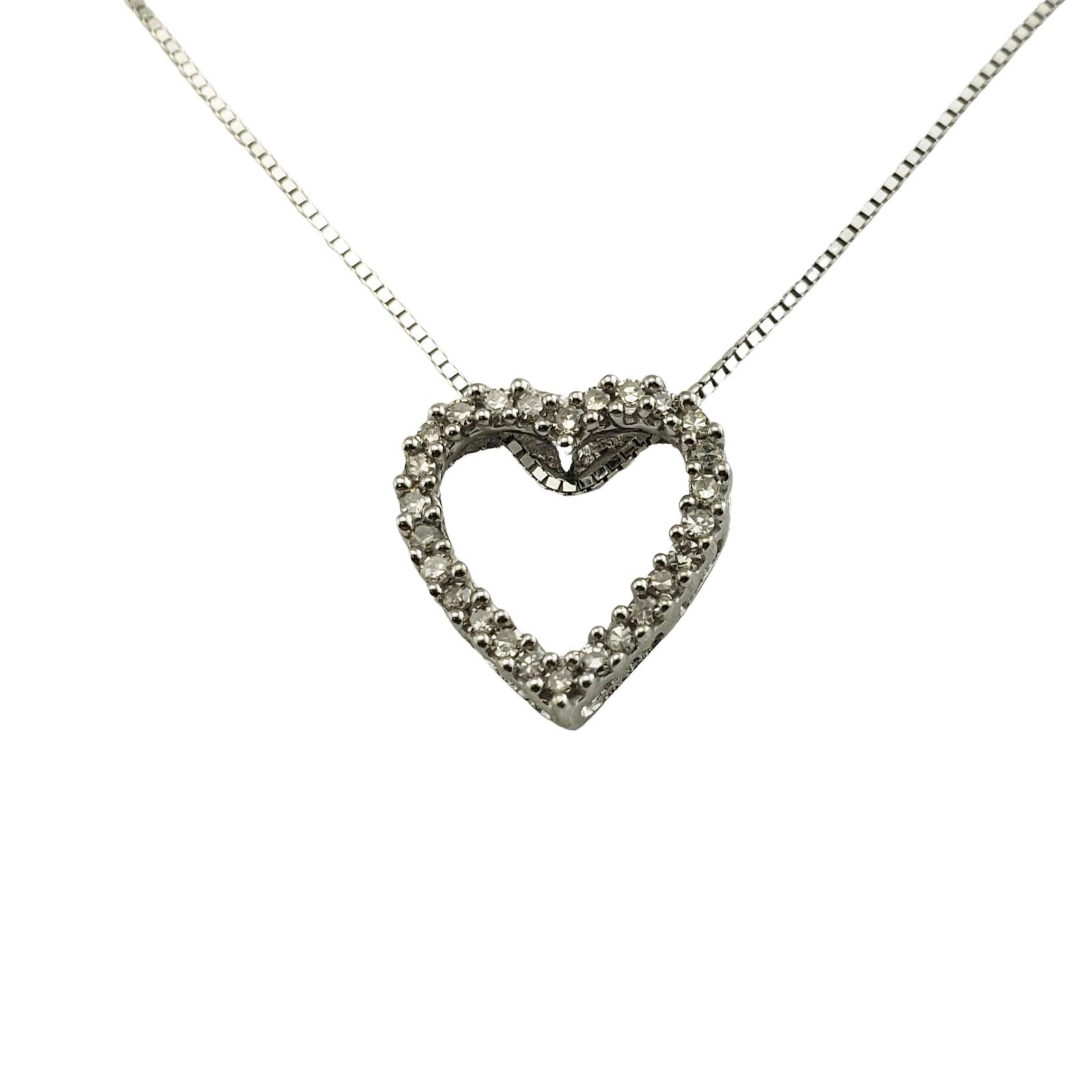 14 Karat White Gold Diamond Heart Pendant Necklace For Sale 1