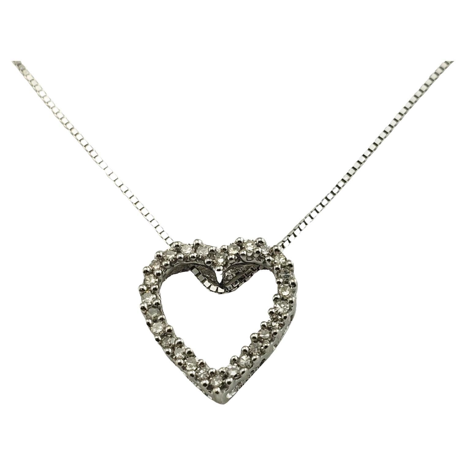 14 Karat White Gold Diamond Heart Pendant Necklace For Sale