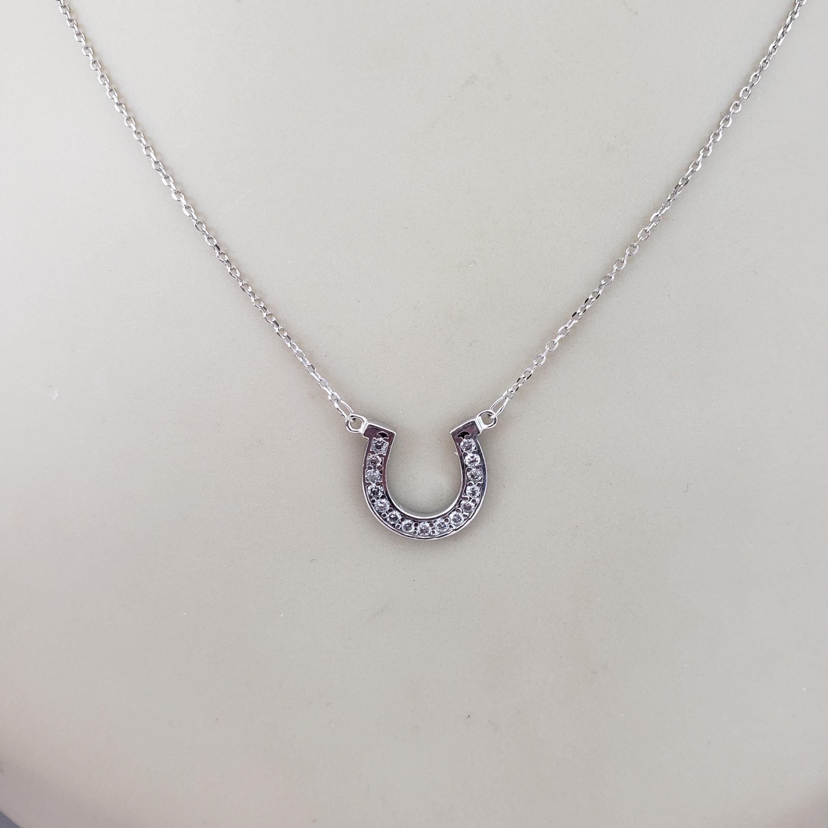Collar de herradura de diamantes de oro blanco de 14 quilates #22781 Corte brillante en venta