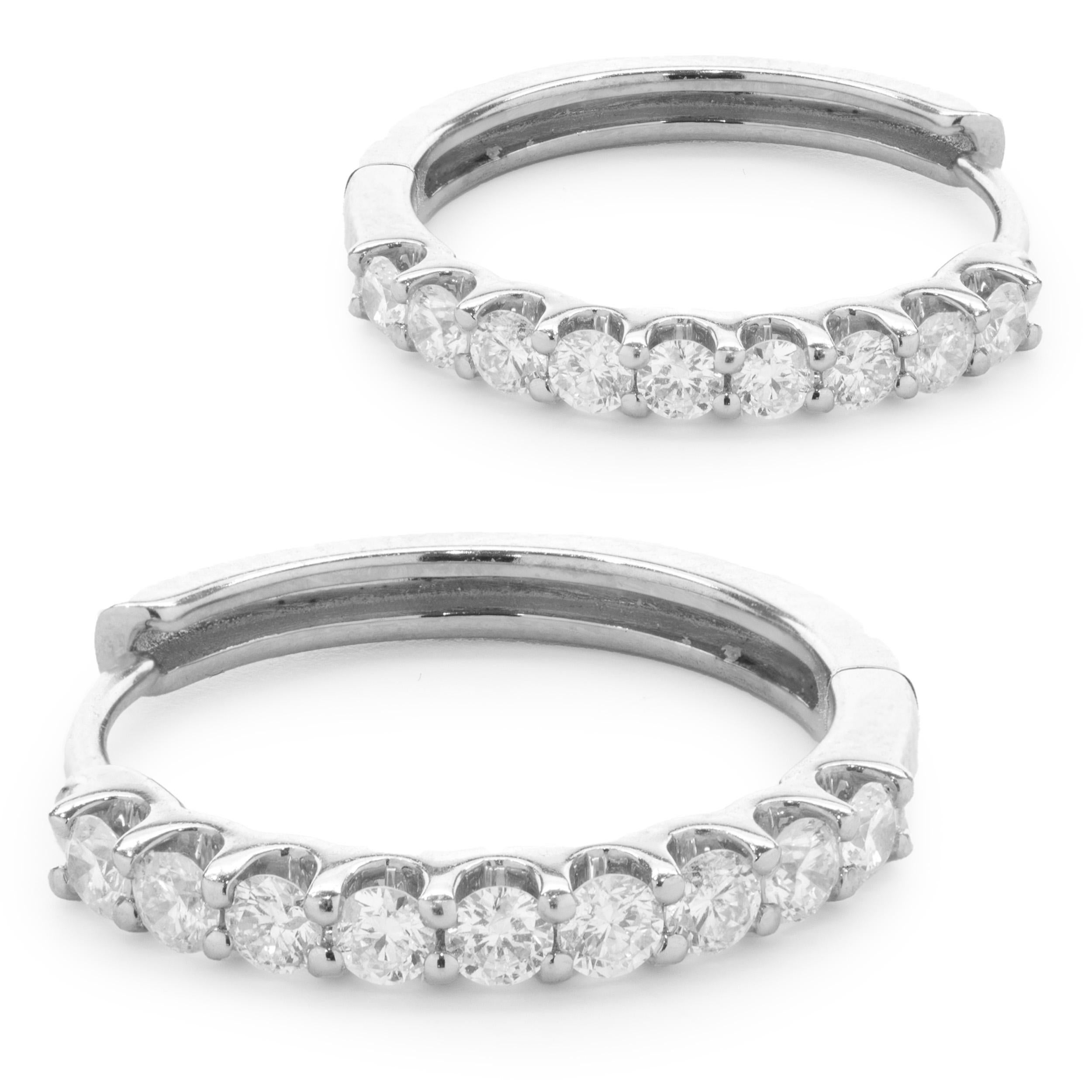 14 Karat Weißgold Diamant-Ohrringe Huggie Hoop (Rundschliff)