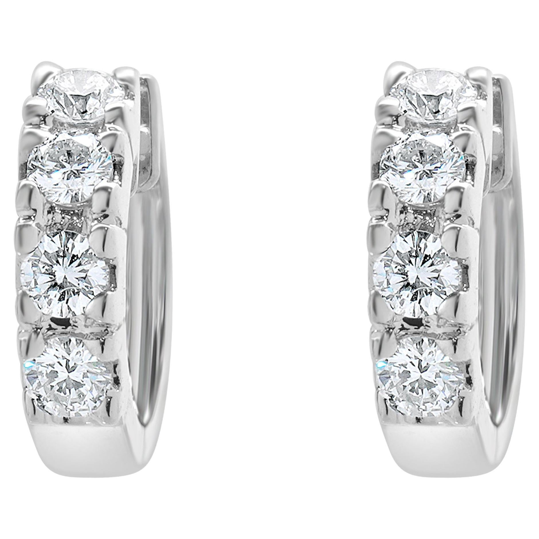 Pendientes de aro abrazador de diamantes en oro blanco de 18 quilates