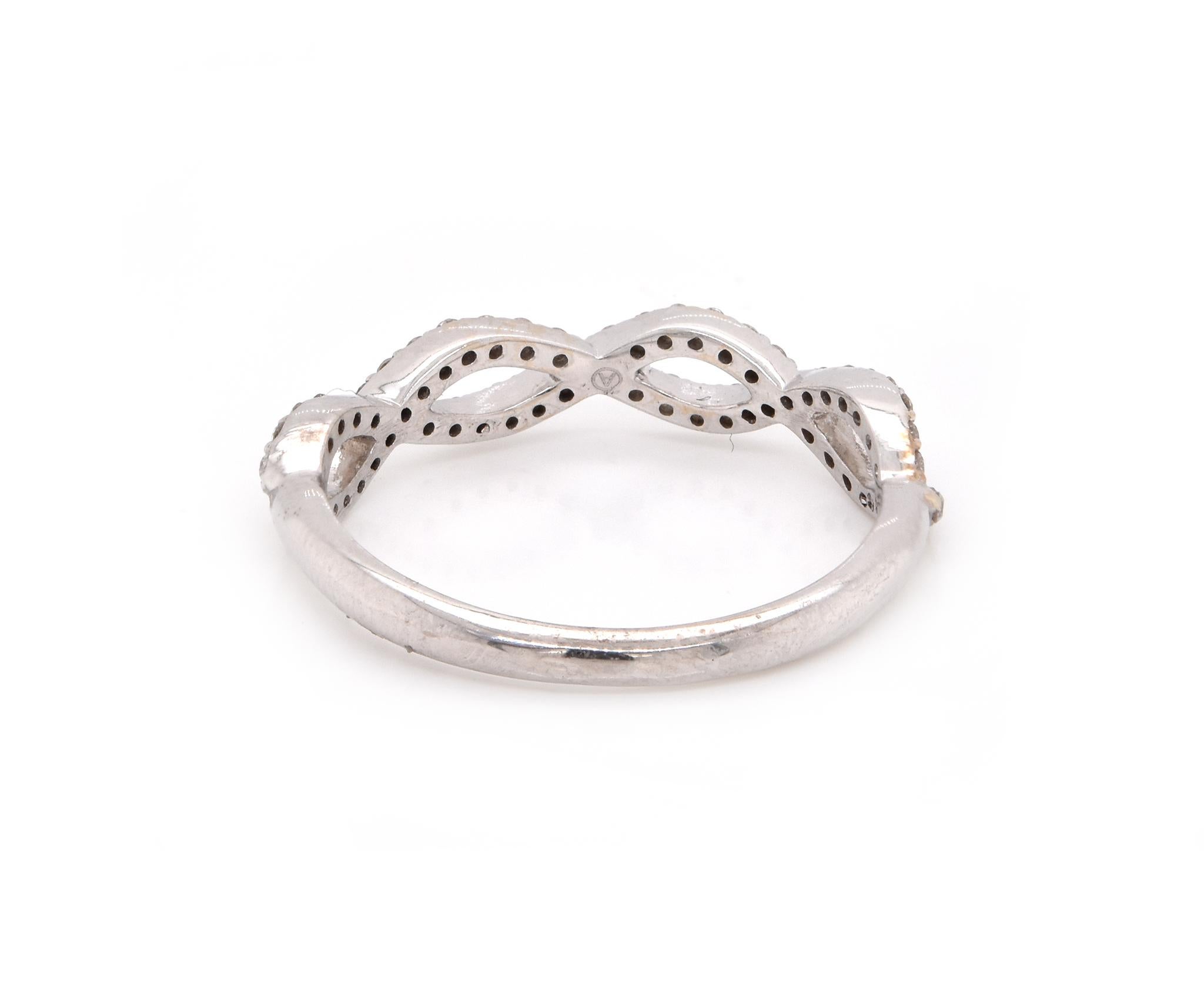14 Karat White Gold Diamond Infinity Band In Excellent Condition For Sale In Scottsdale, AZ