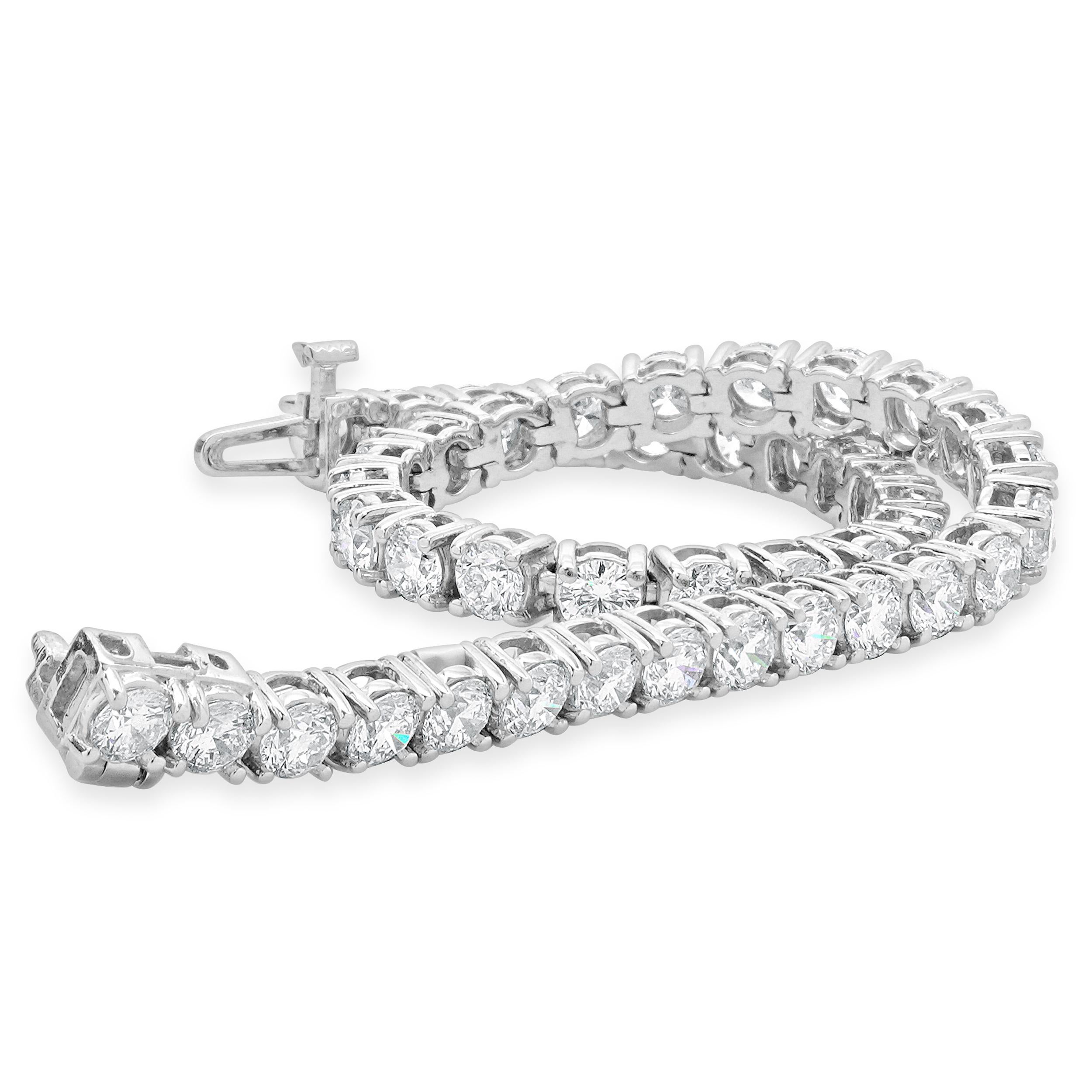 Brilliant Cut 14 Karat White Gold Diamond Inline Tennis Bracelet For Sale