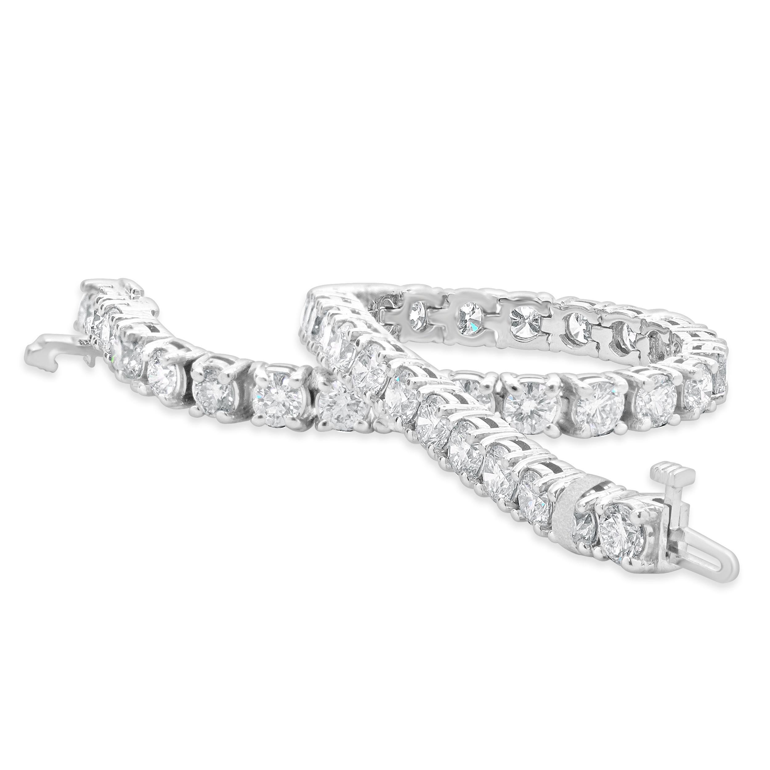 Bracelet tennis en or blanc 14 carats avec diamants en ligne Excellent état - En vente à Scottsdale, AZ