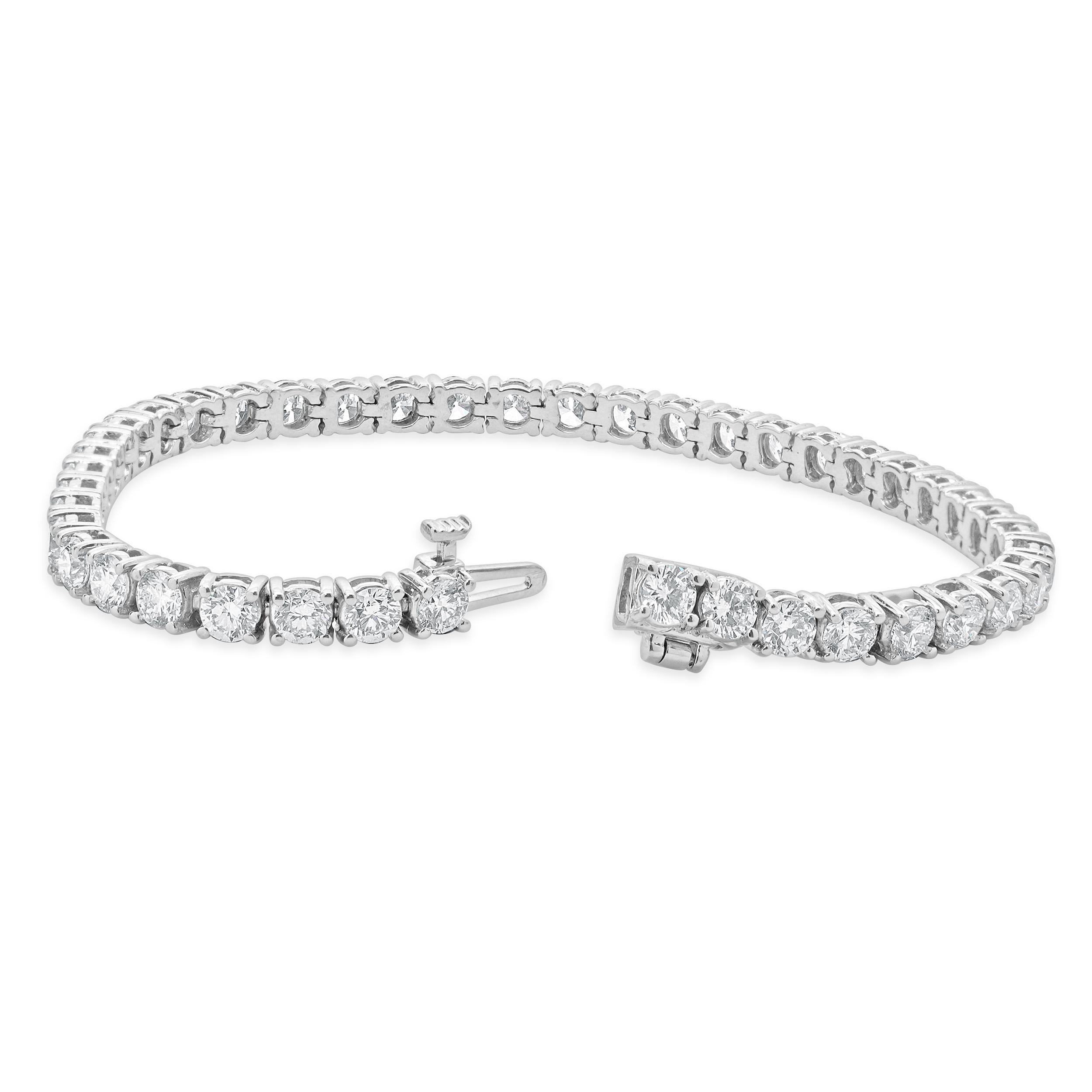14 Karat White Gold Diamond Inline Tennis Bracelet In Excellent Condition For Sale In Scottsdale, AZ