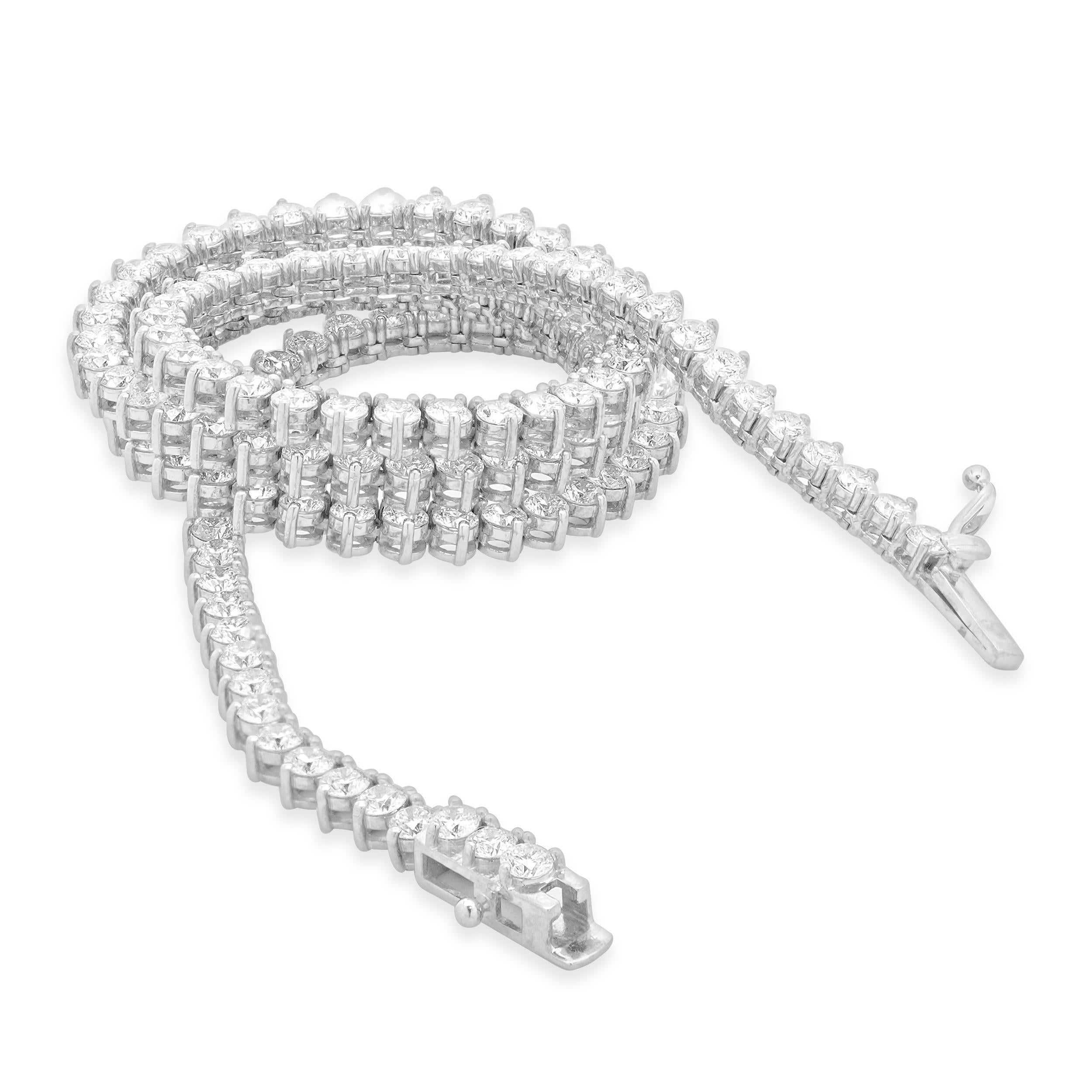 Taglio rotondo Collana Tennis in linea con diamanti in oro bianco 14 carati in vendita